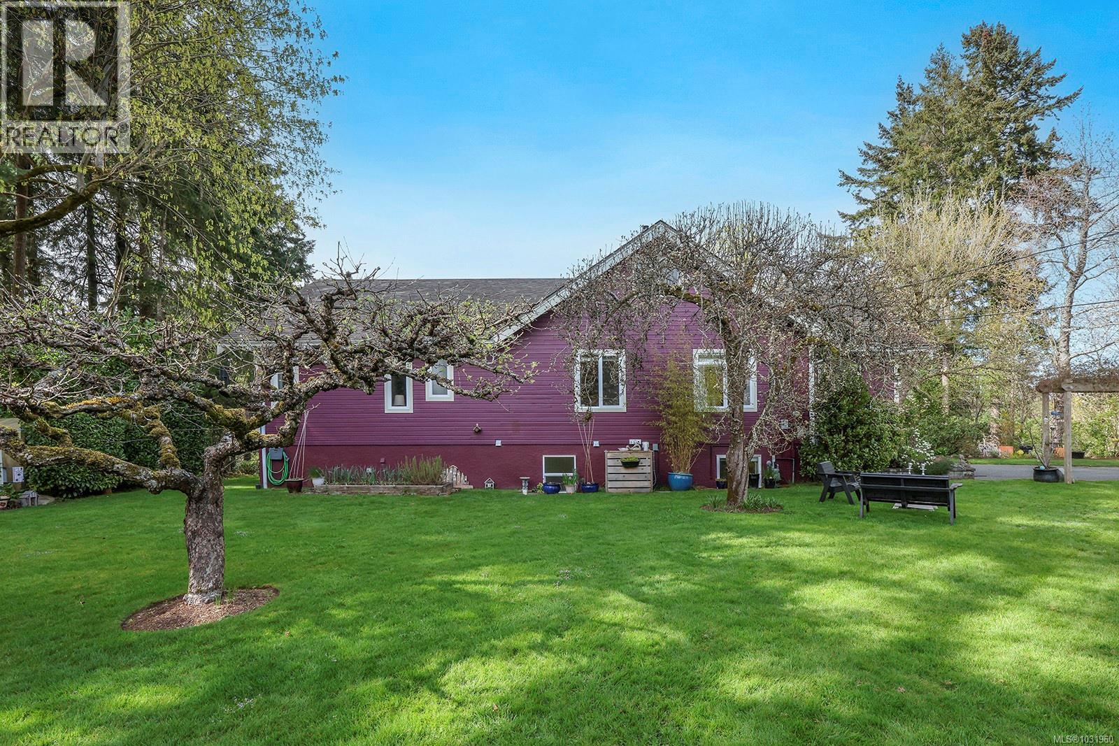 325 Harmston Ave - 55