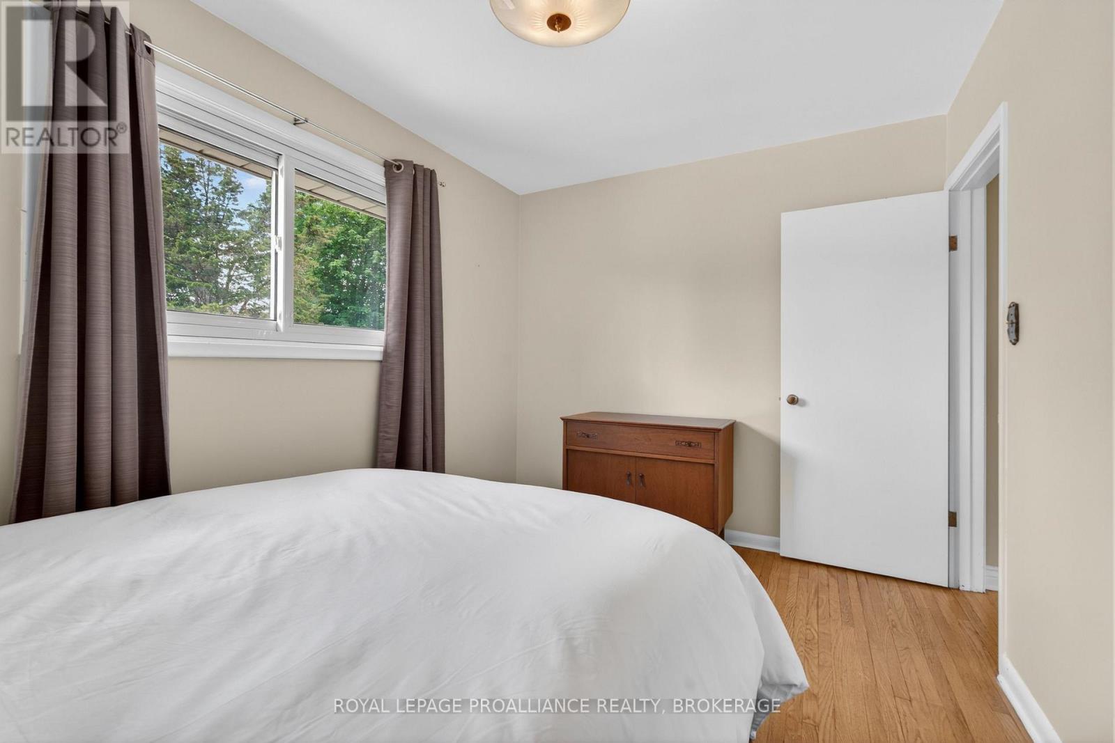 1912 SYDENHAM ROAD - 15