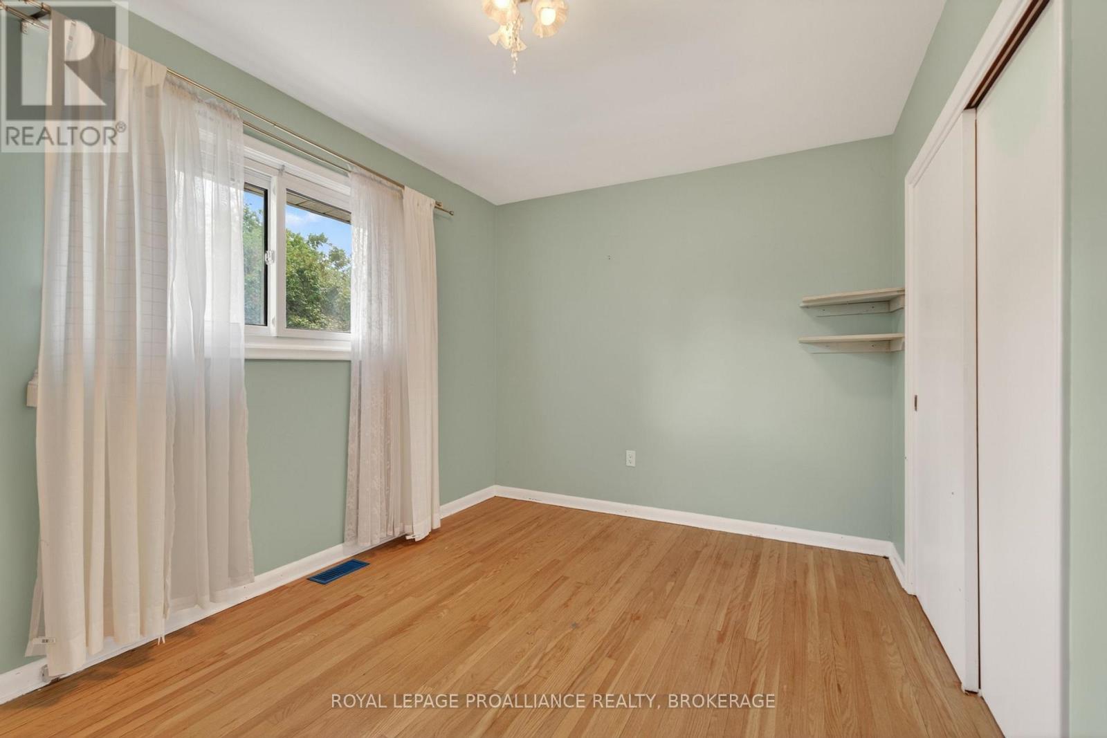 1912 SYDENHAM ROAD - 18