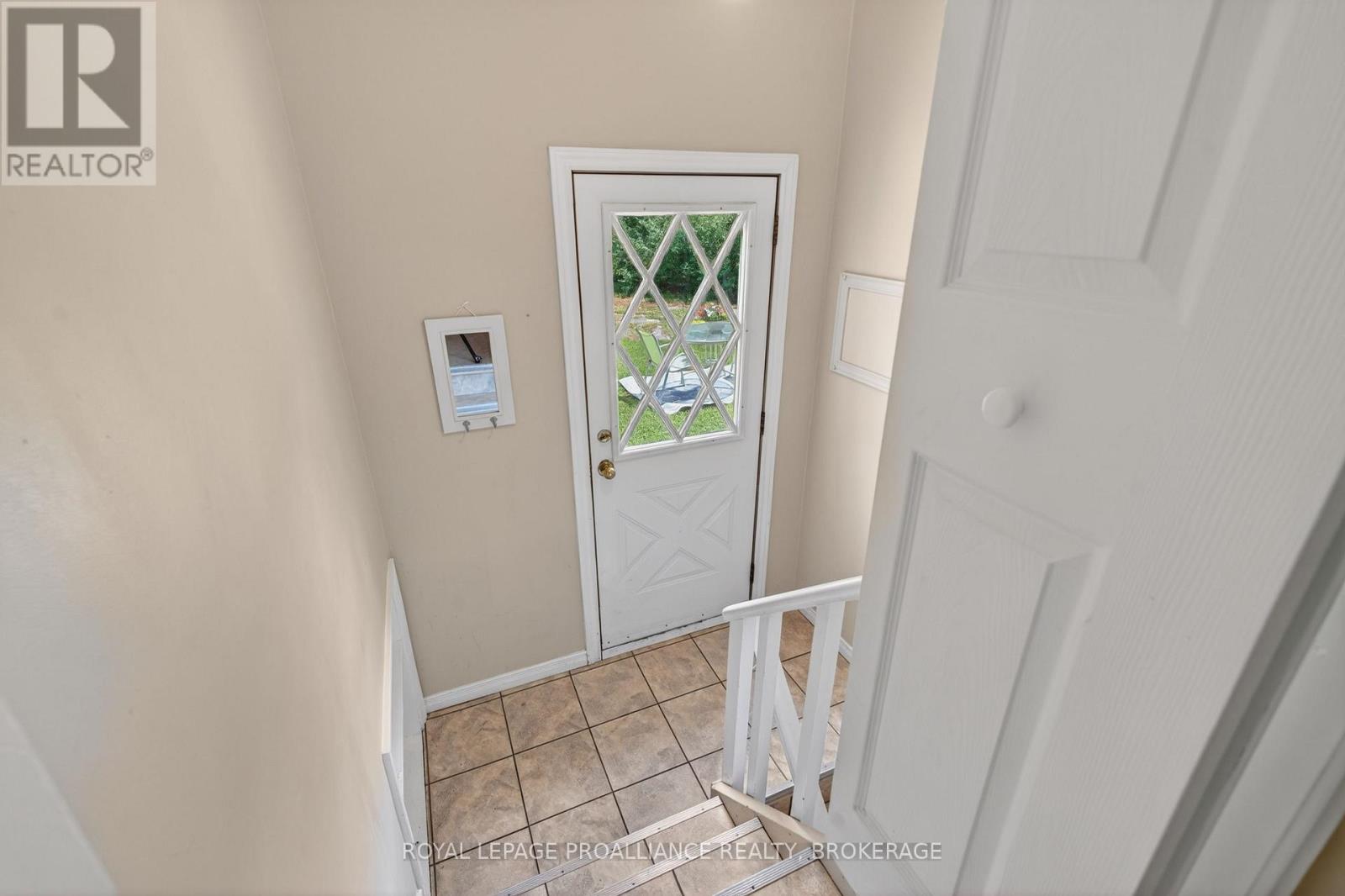 1912 SYDENHAM ROAD - 22