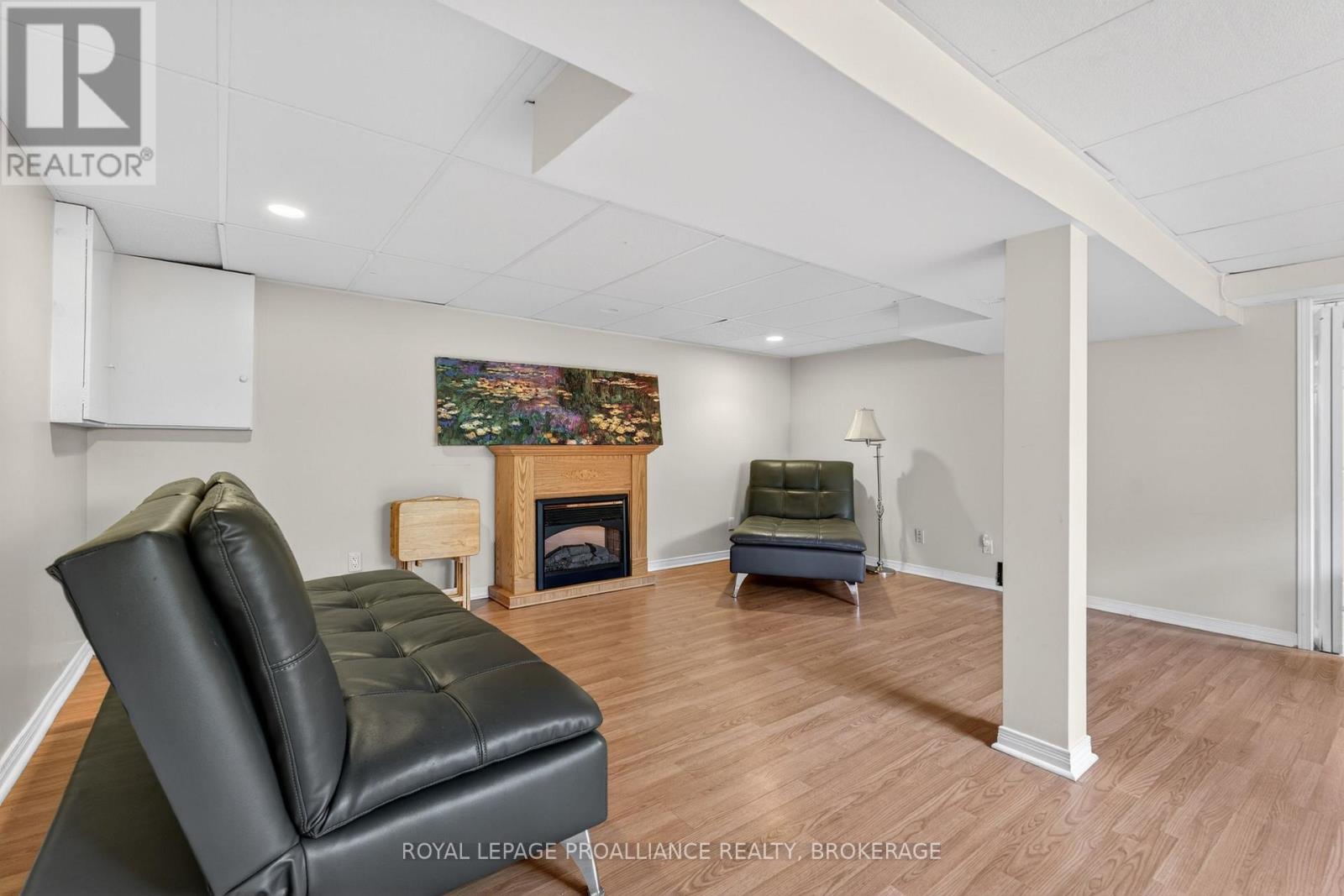 1912 SYDENHAM ROAD - 23
