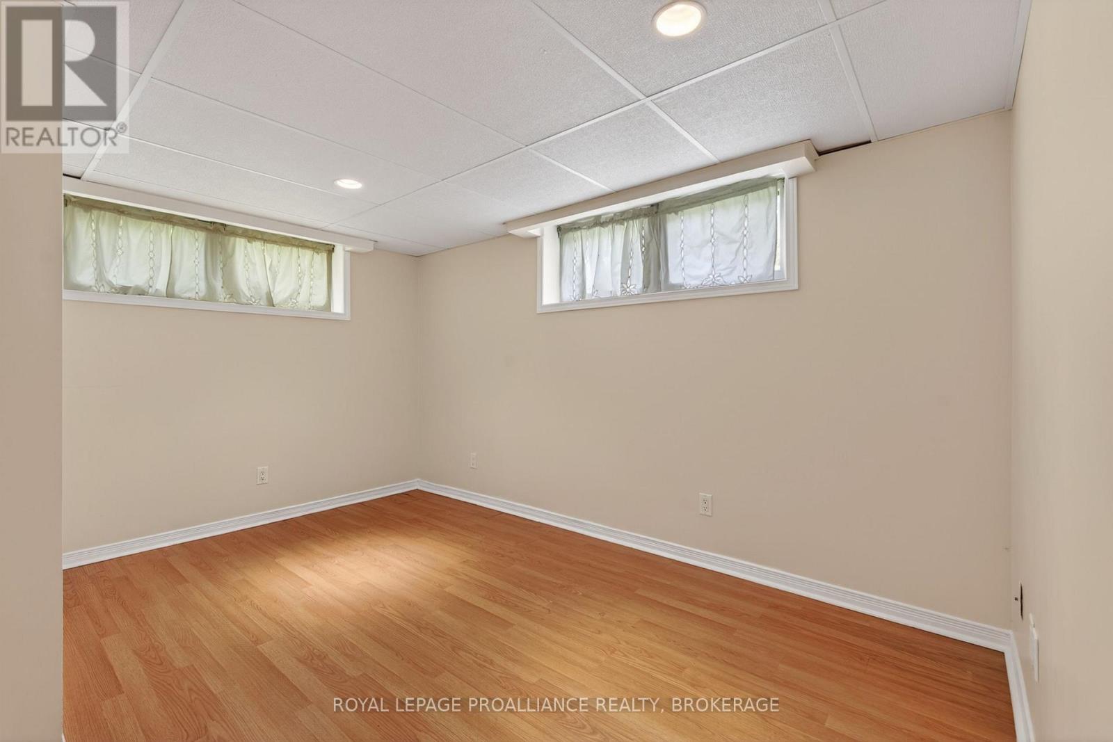 1912 SYDENHAM ROAD - 27