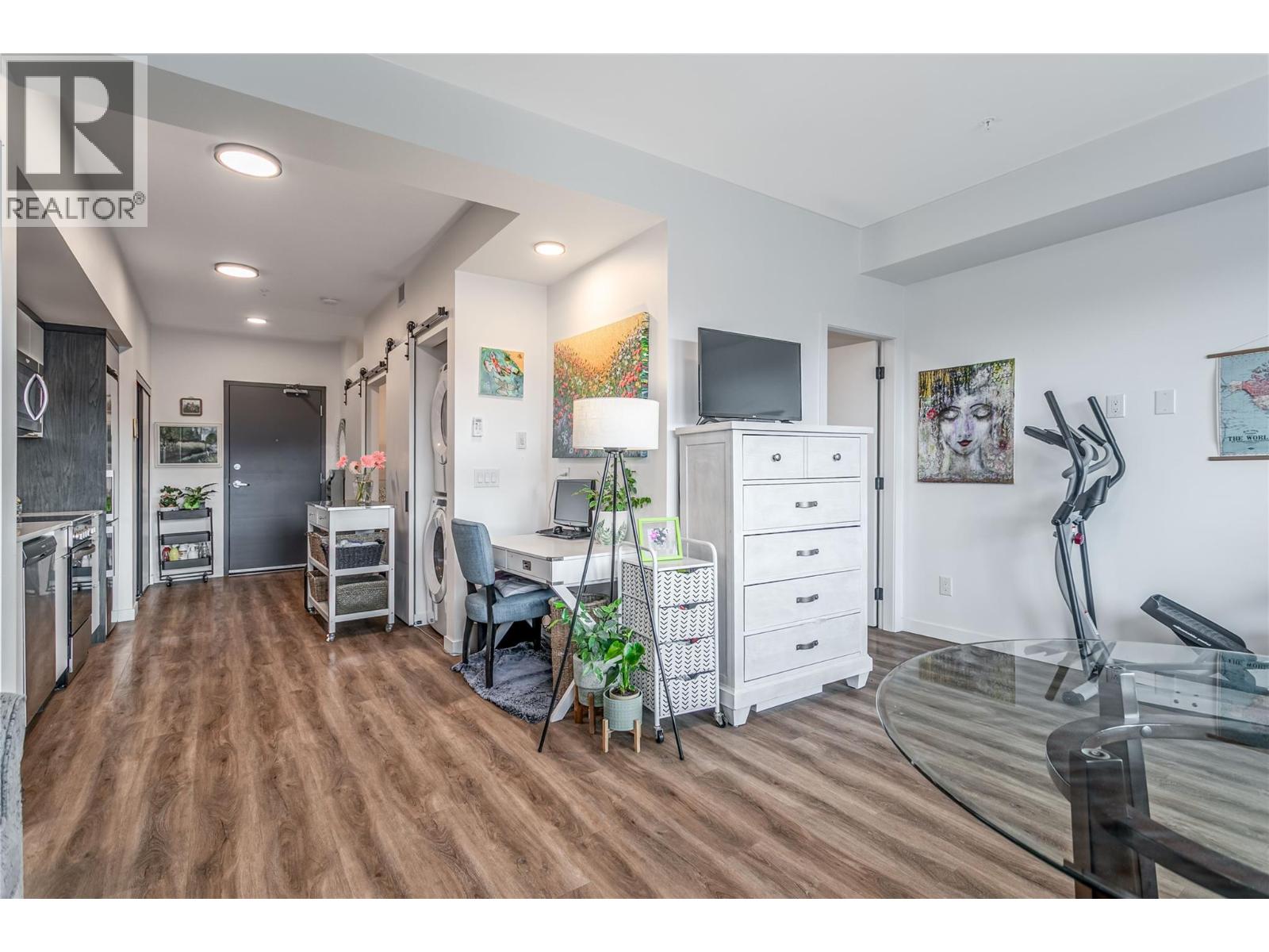 411 615 Rutland Road North, Kelowna