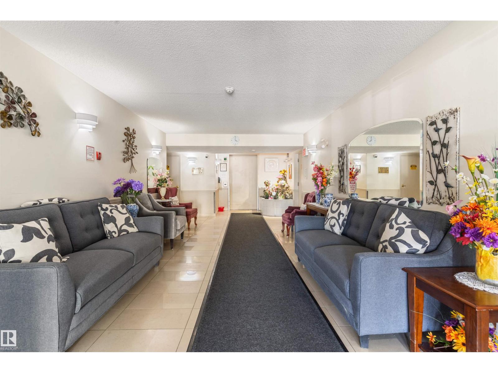 #403 18020 95 AV NW - 31