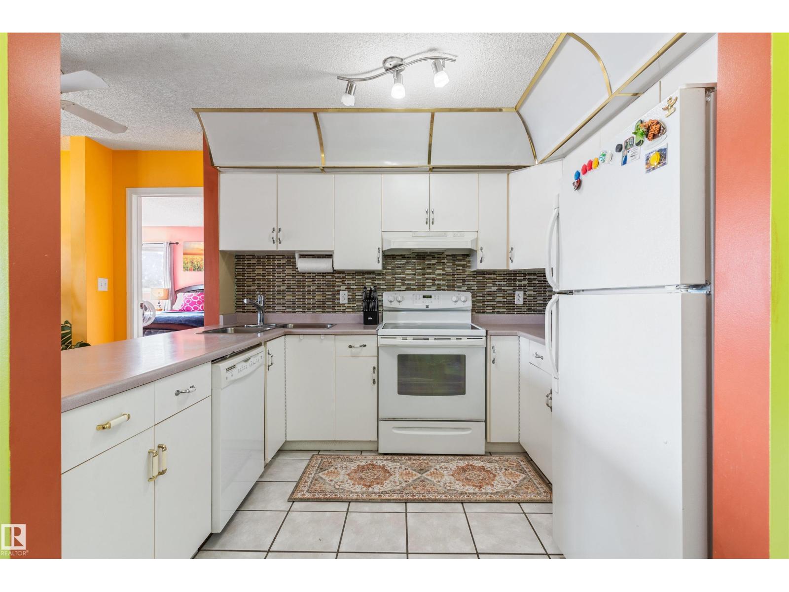 #403 18020 95 AV NW - 14