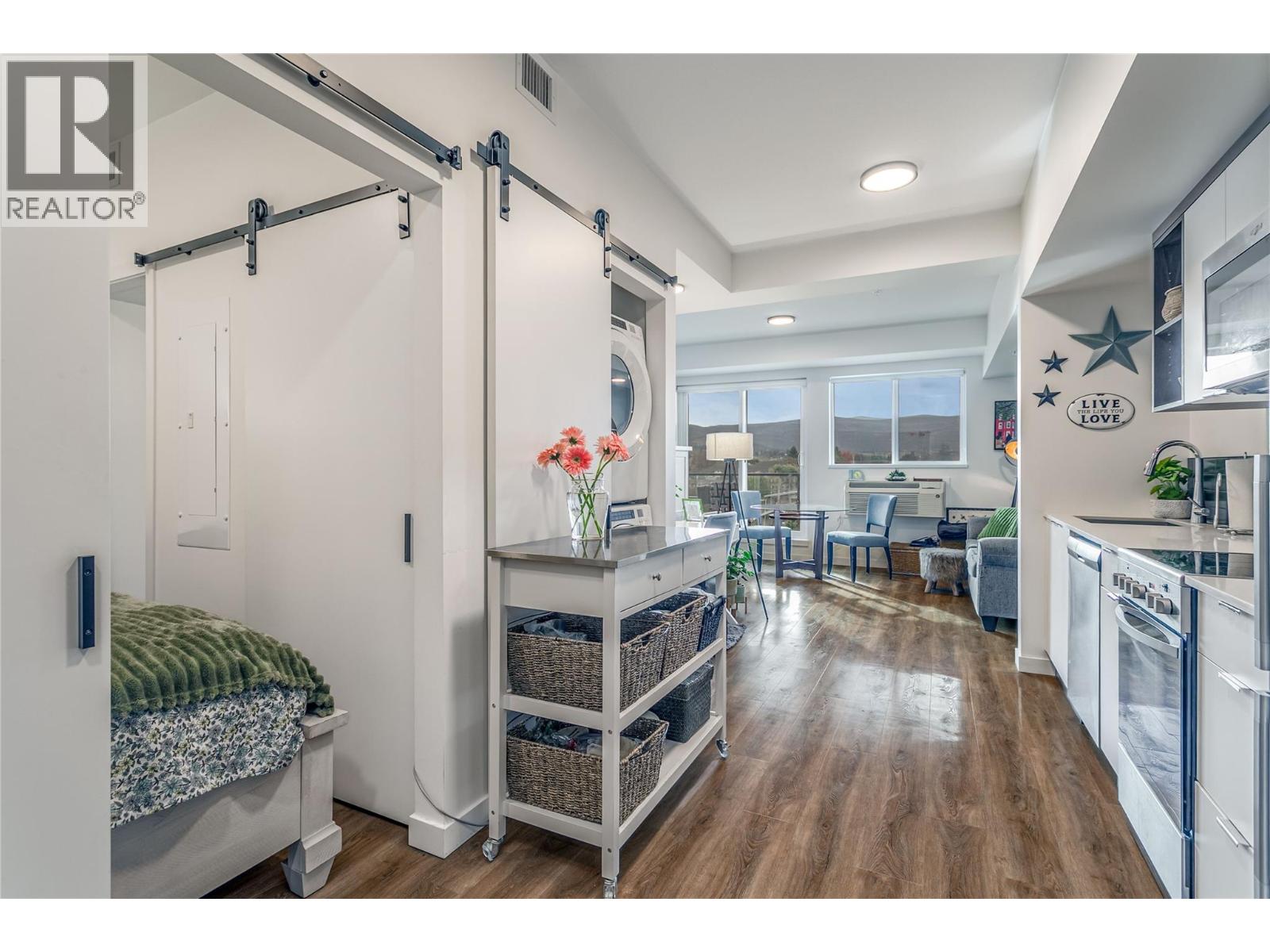 411 615 Rutland Road North, Kelowna