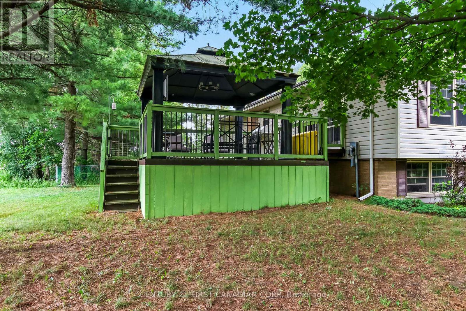 6892 CENTURY DRIVE - 23