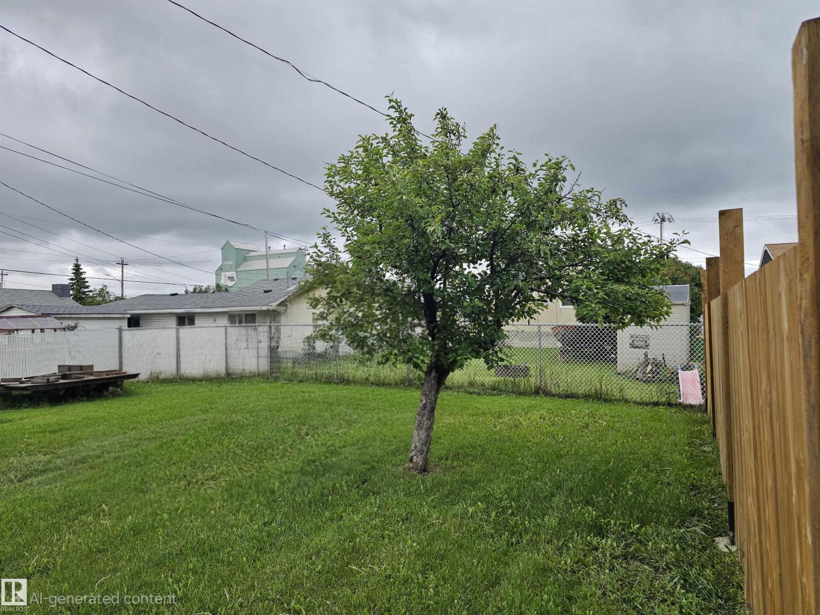 5305 46 ST - 21