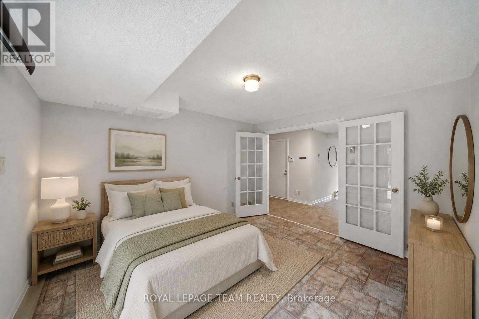 3 Bed, 3 Bath House for Sale in Ottawa – 18 ARBORDALE CRESCENT, Ottawa – MLS# X13456822 - Image 9
