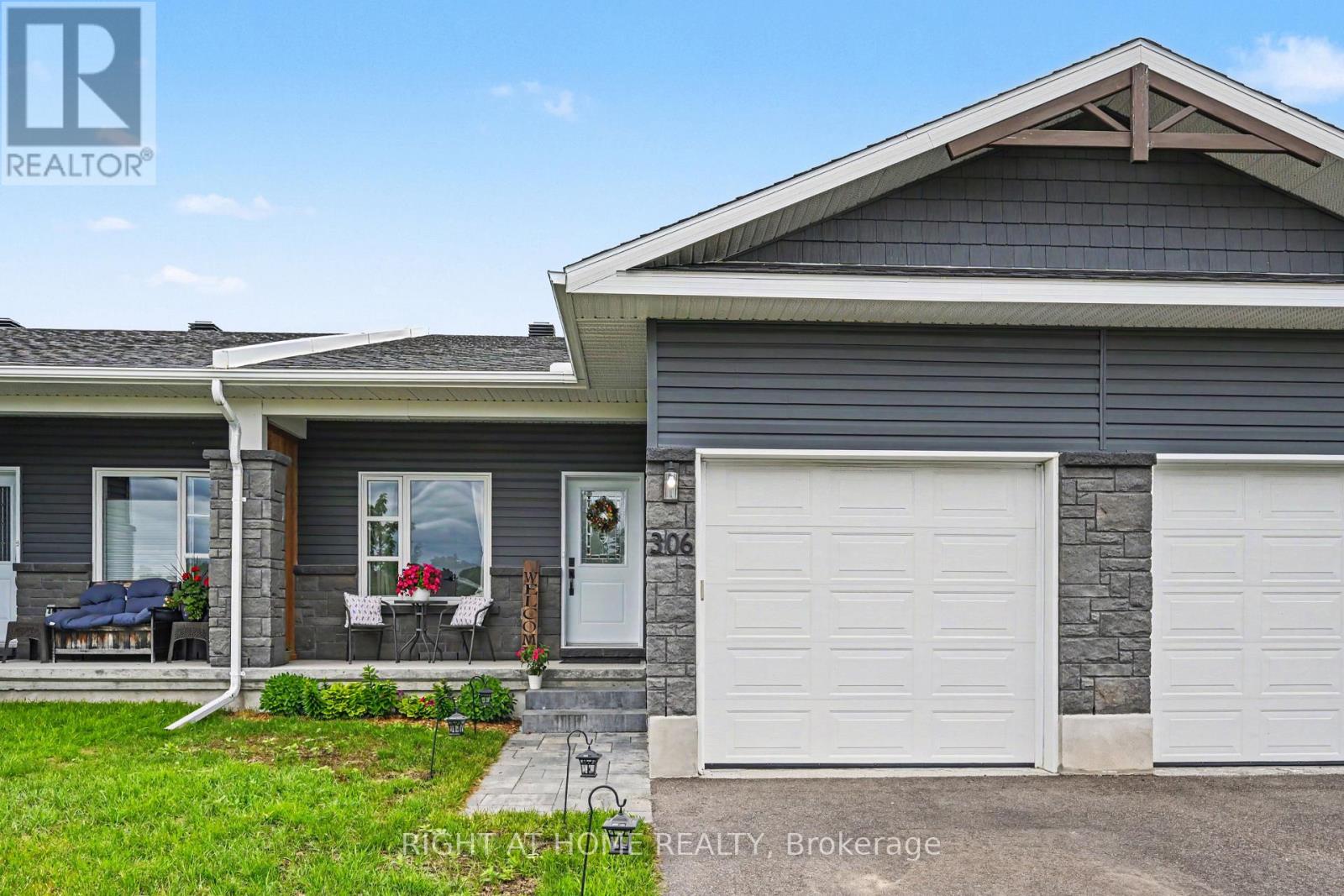 306 FORESTVIEW CRESCENT - 1