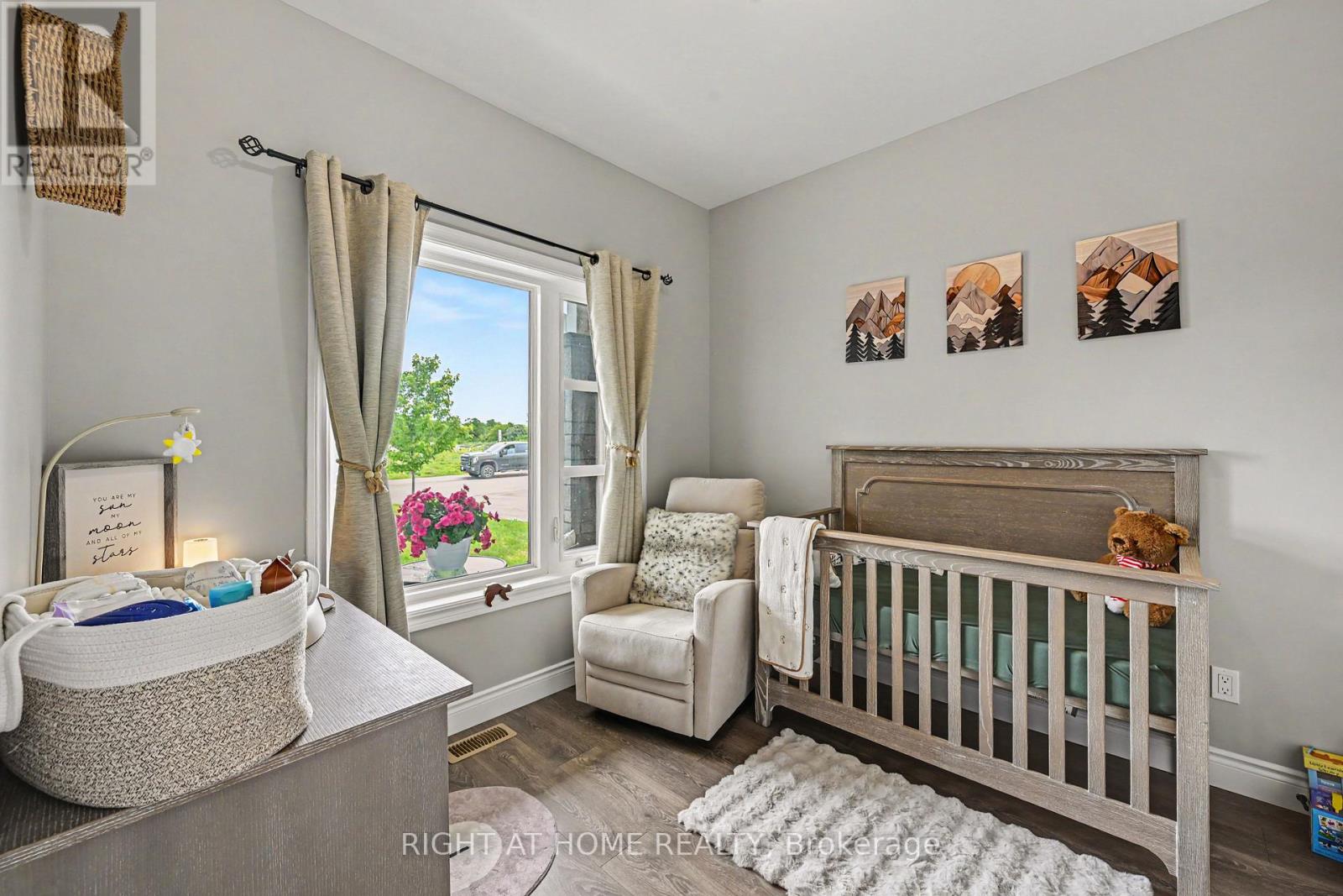 306 FORESTVIEW CRESCENT - 18
