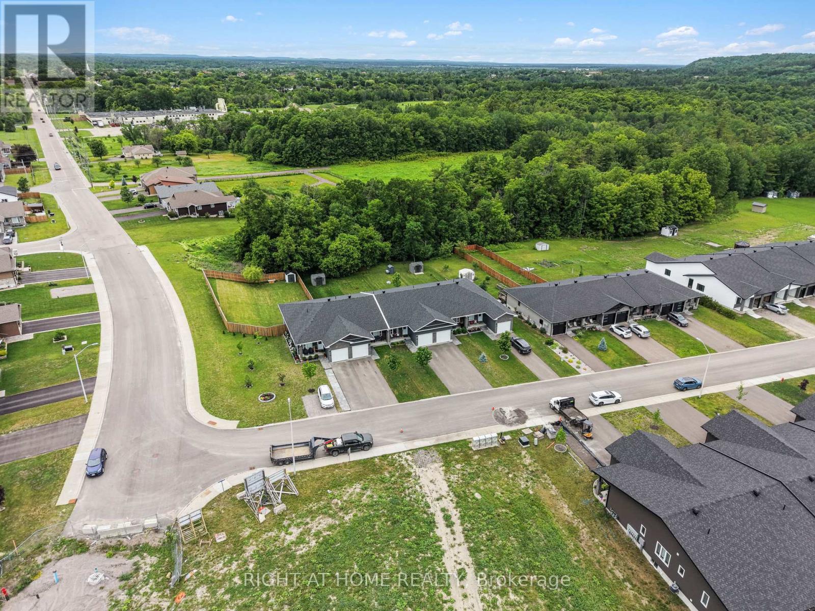 306 FORESTVIEW CRESCENT - 32
