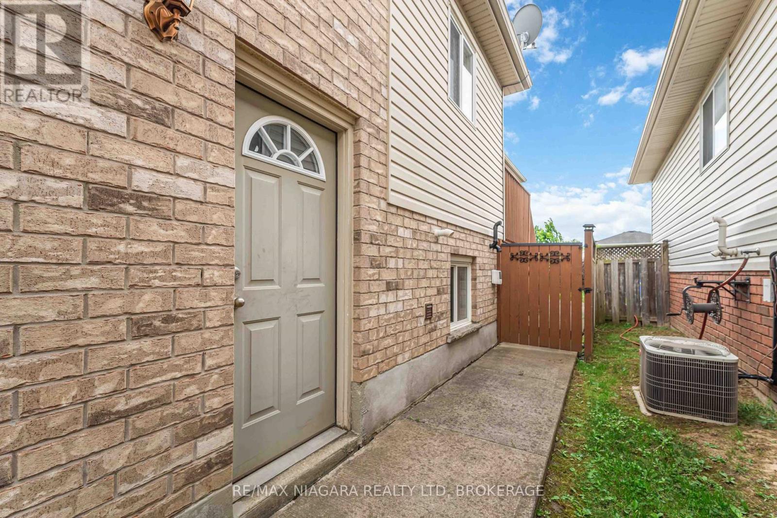 8340 RACEY AVENUE - Image 19