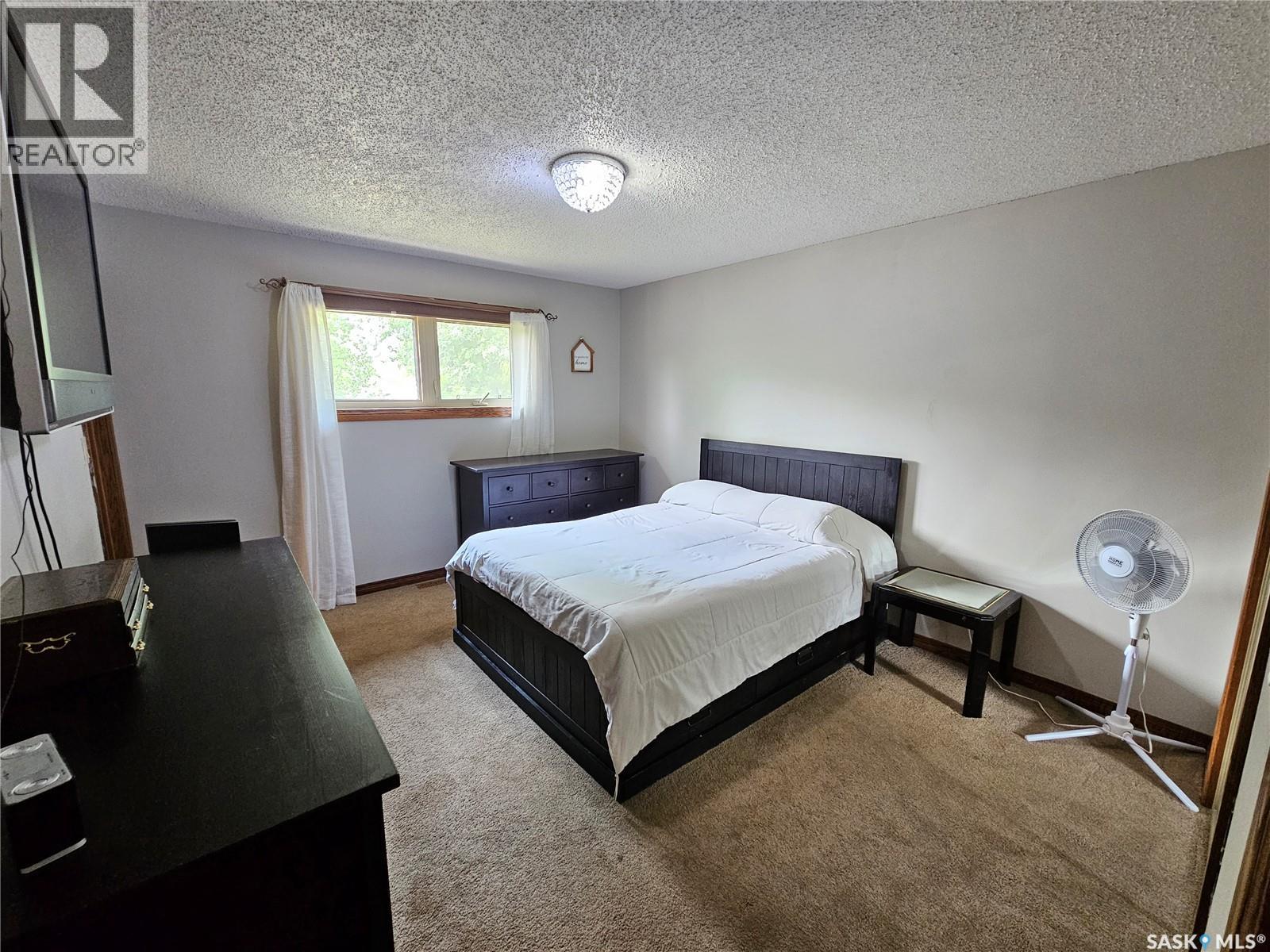 206 W 1st STREET — photo 31