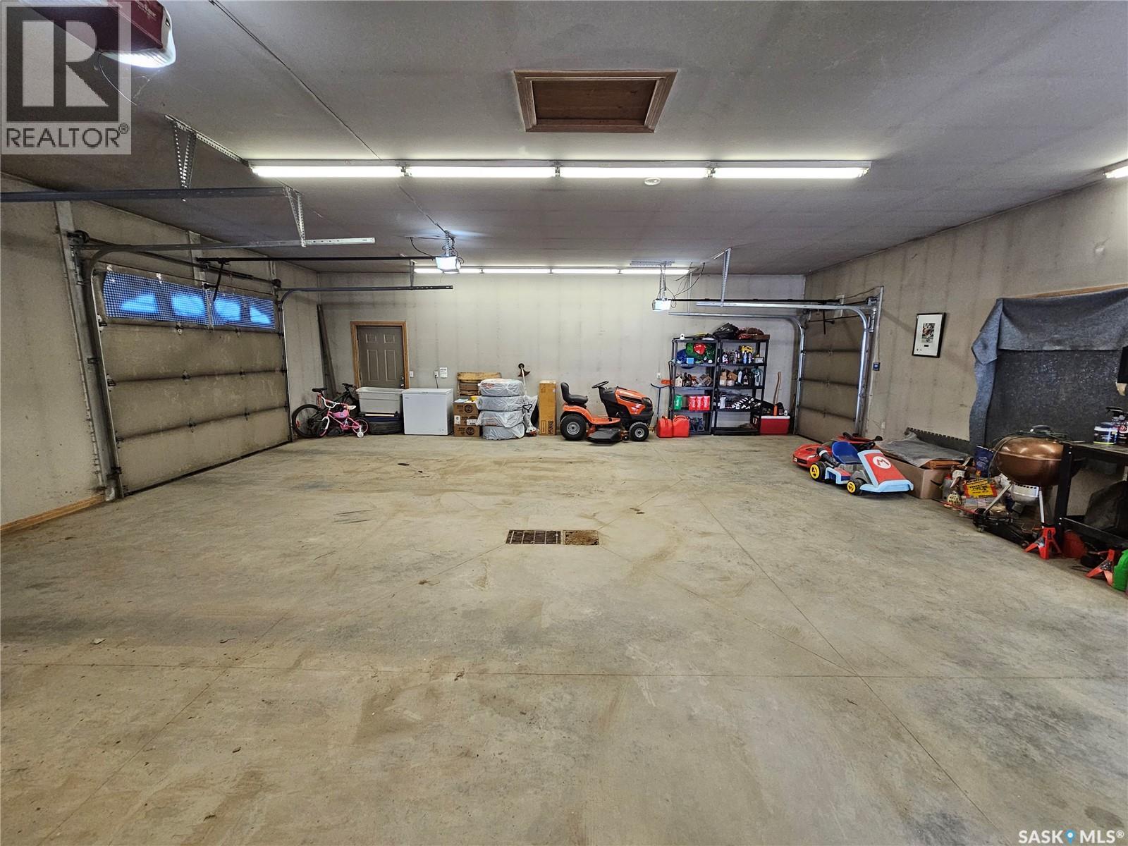 206 W 1st STREET — photo 8