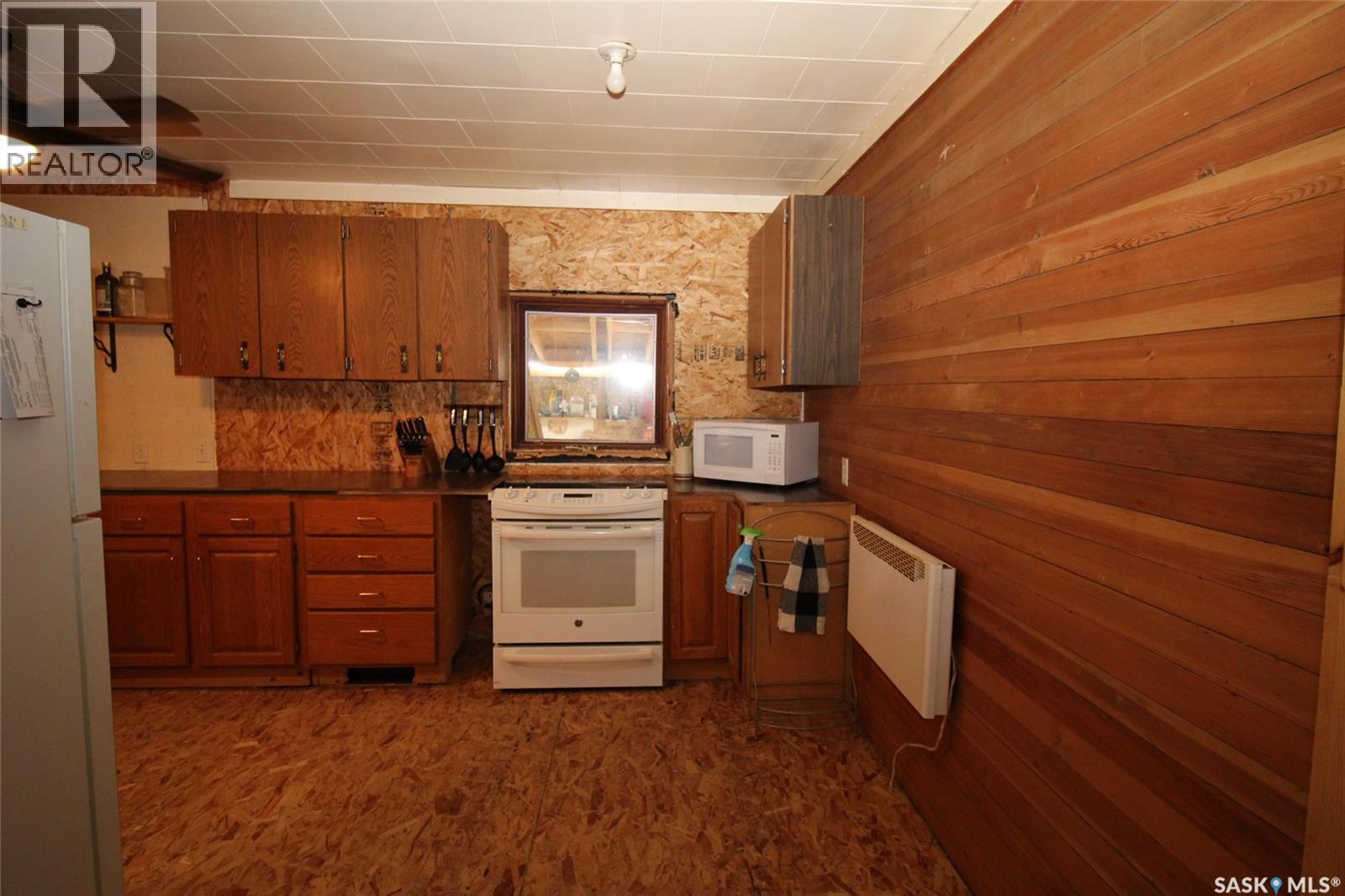 641 Railway AVENUE - 2