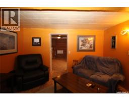 641 Railway Avenue, Eastend, SK S0N0T0 Photo 11