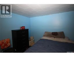641 Railway Avenue, Eastend, SK S0N0T0 Photo 14