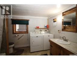 641 Railway Avenue, Eastend, SK S0N0T0 Photo 9