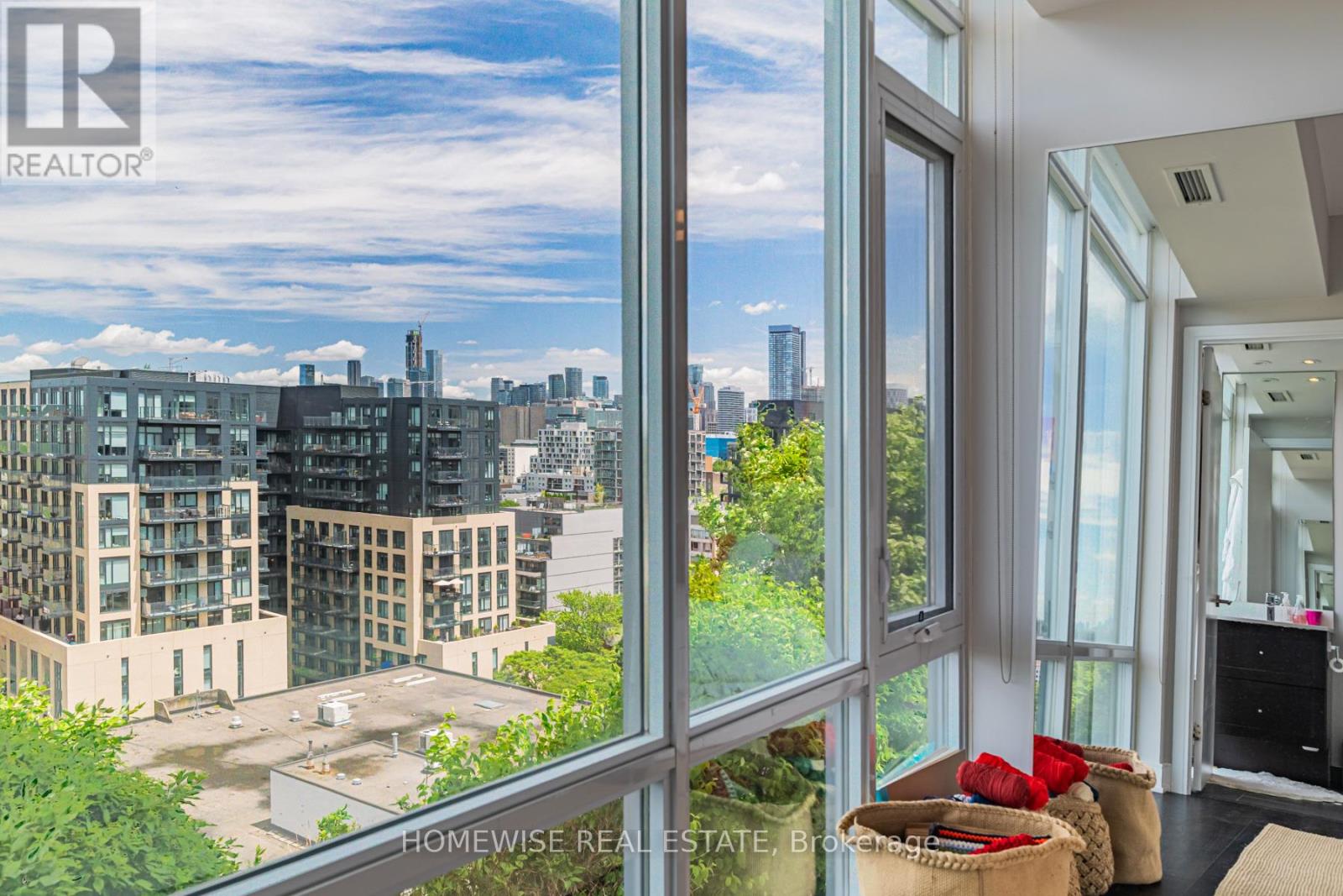 #LPH12 525 ADELAIDE STREET W - 13
