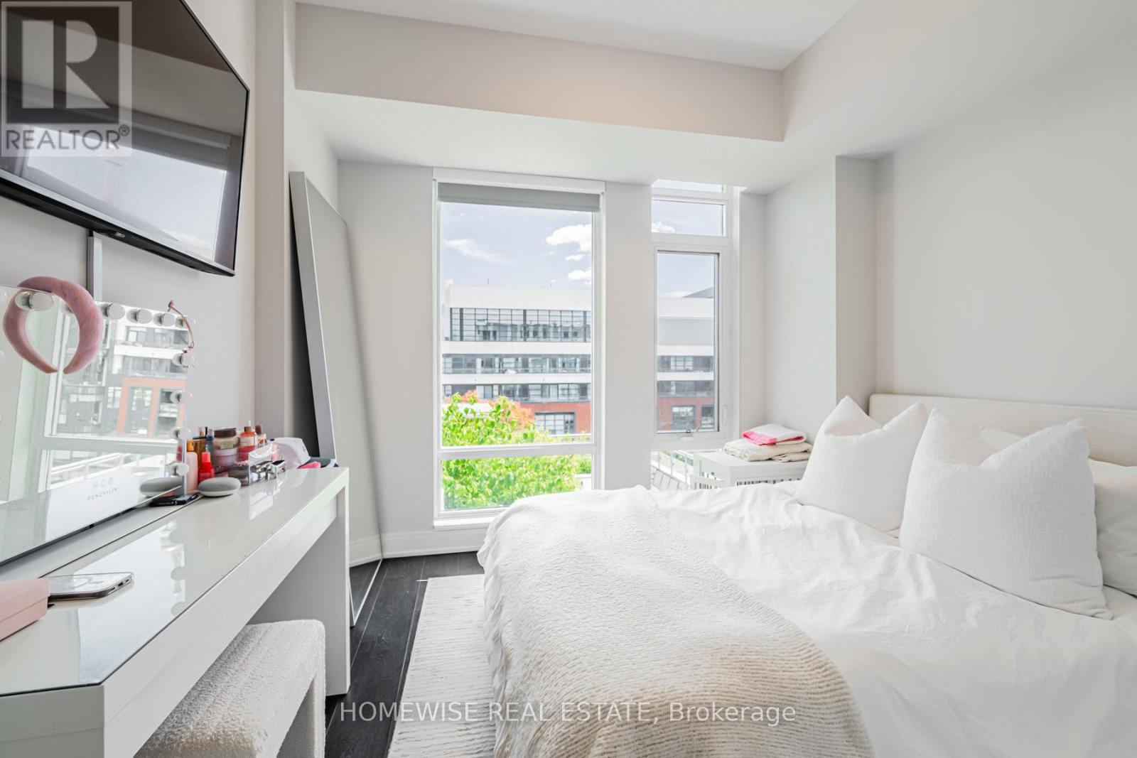 #LPH12 525 ADELAIDE STREET W - 14