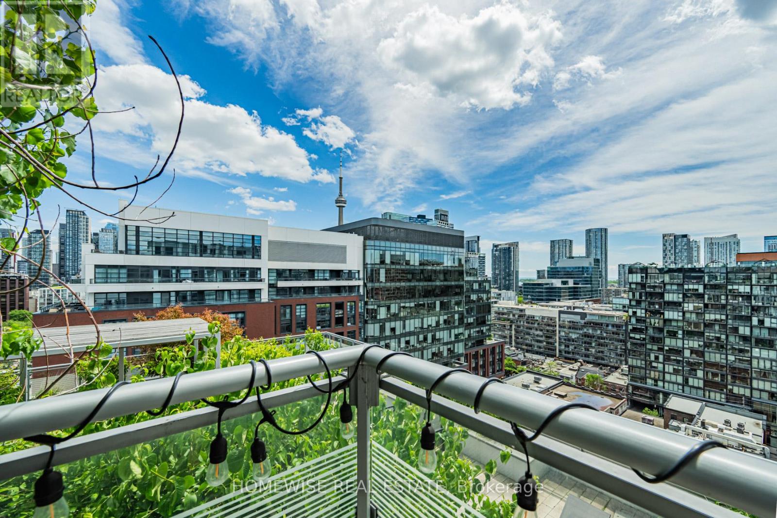 #LPH12 525 ADELAIDE STREET W - 21