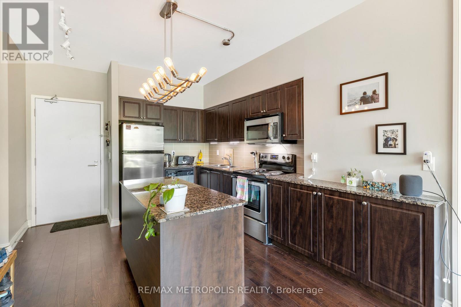 #208 215 FORT YORK BOULEVARD - 14