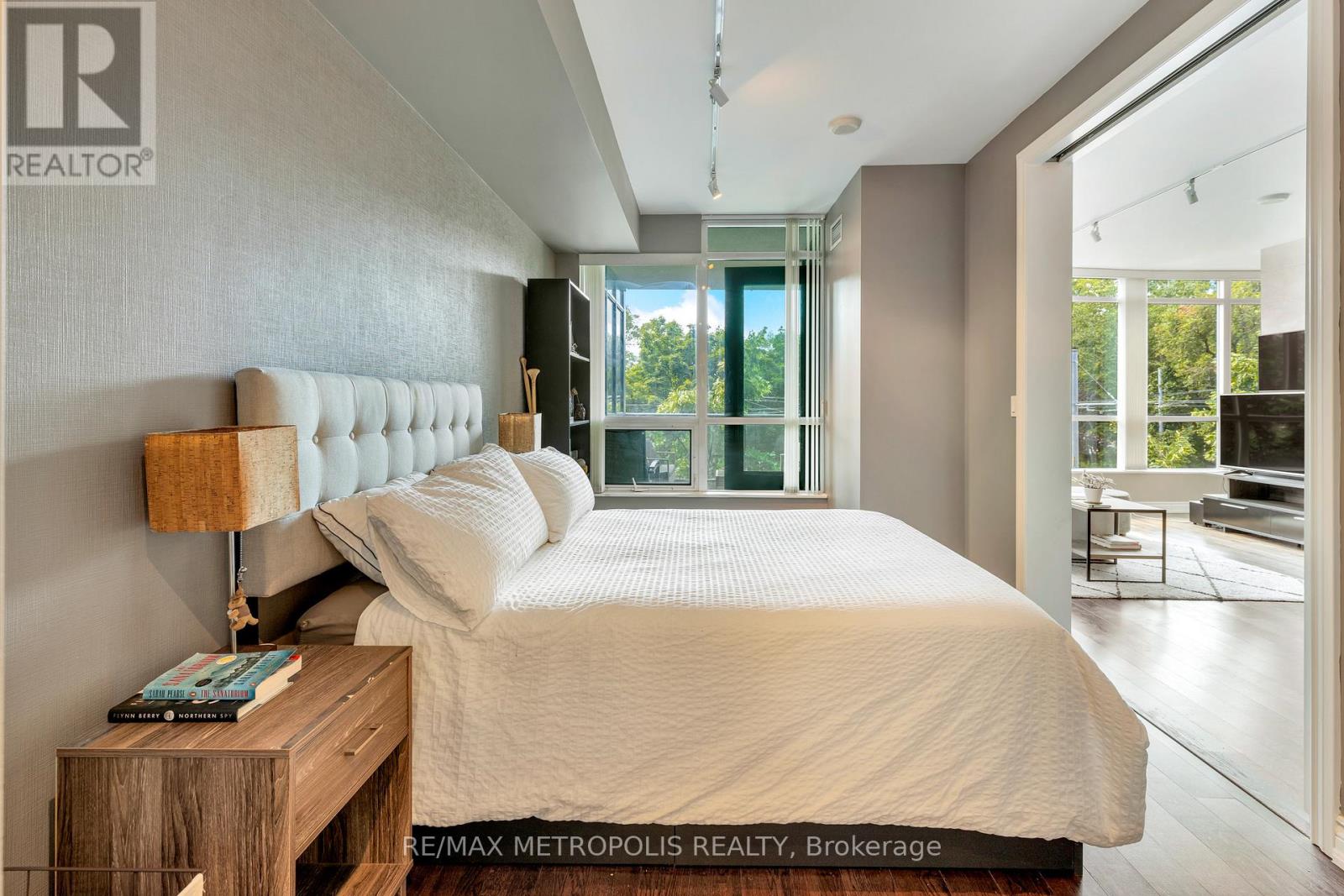 #208 215 FORT YORK BOULEVARD - 17