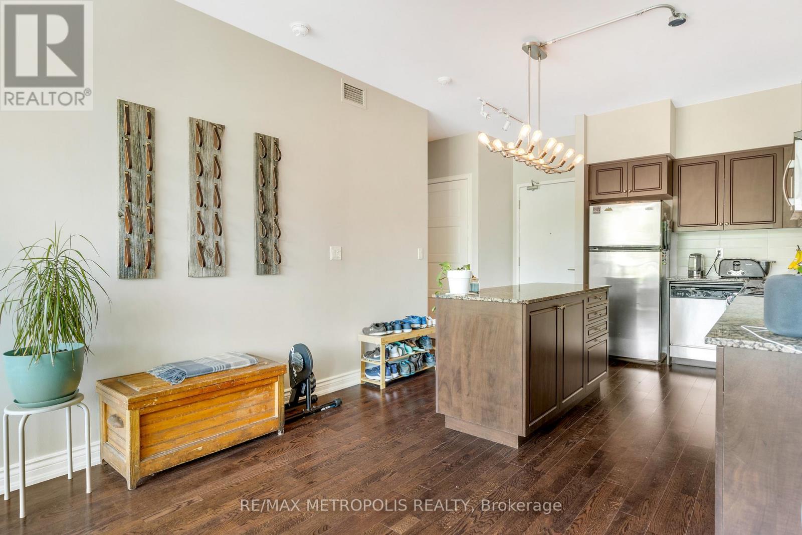 #208 215 FORT YORK BOULEVARD - 20