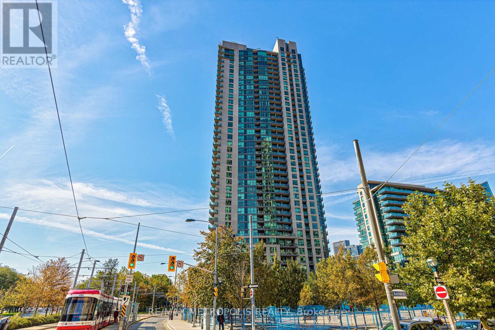 #208 215 FORT YORK BOULEVARD - 24