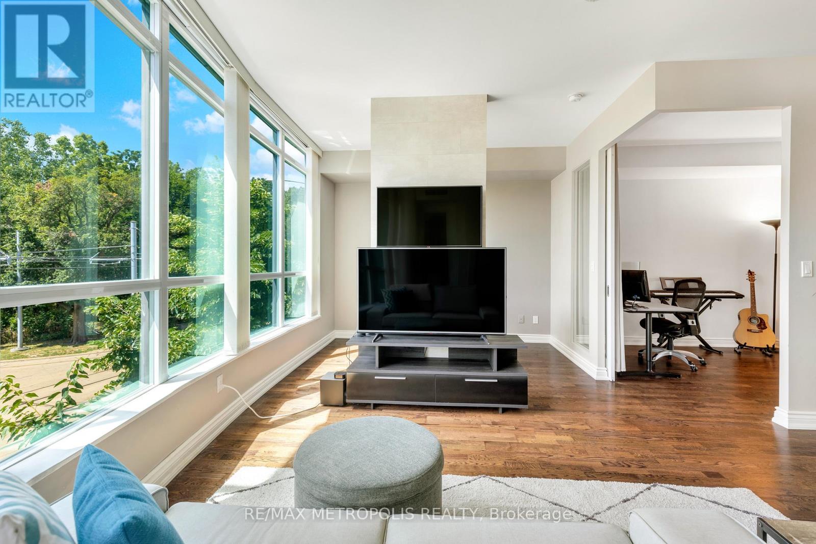 #208 215 FORT YORK BOULEVARD - 4