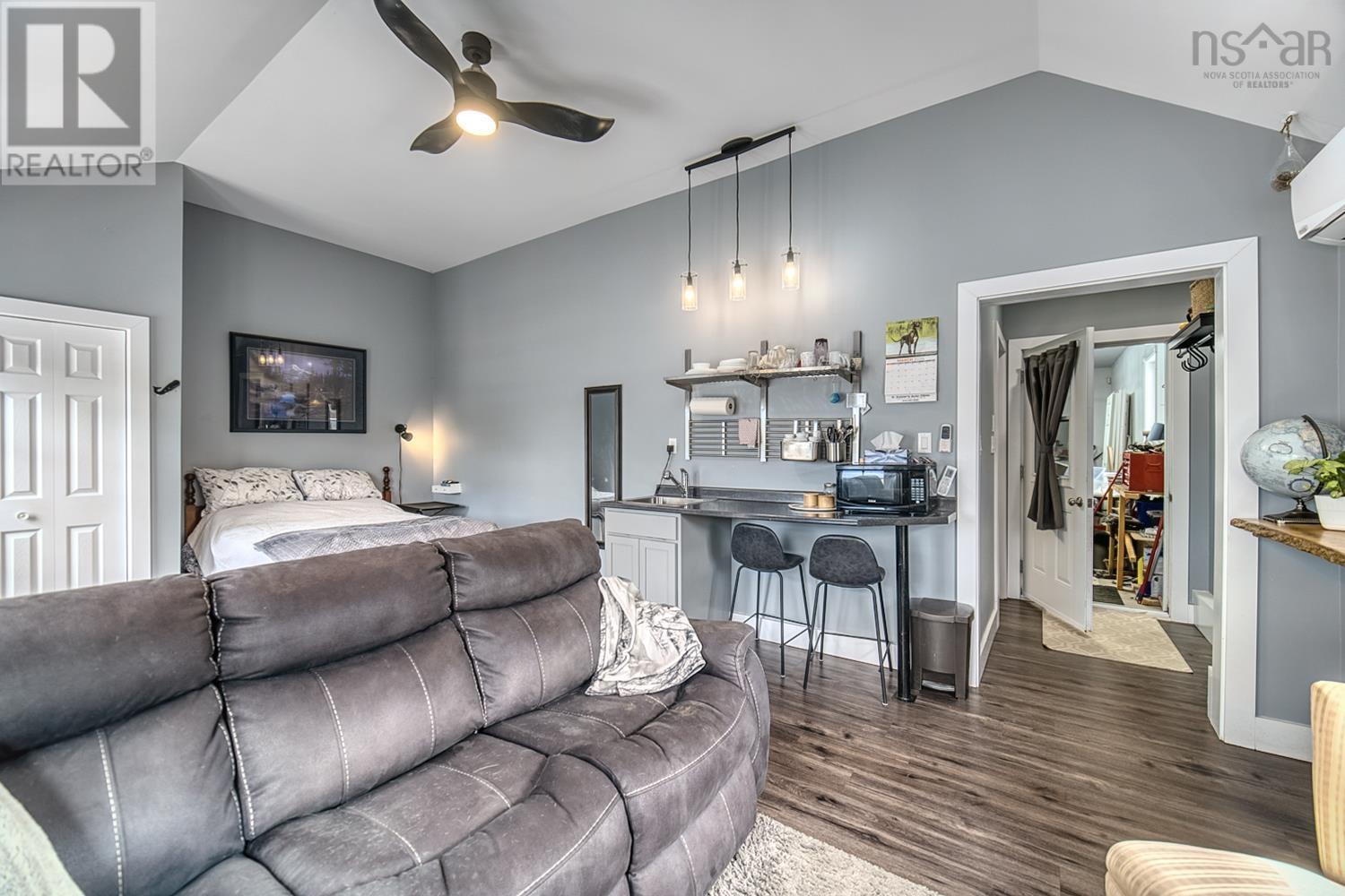 111 River Drive - 33