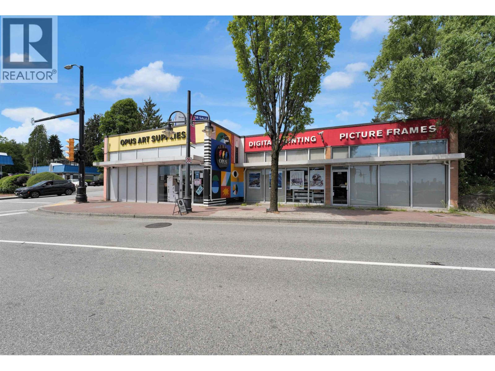 953 BRUNETTE AVENUE, Coquitlam — photo 3