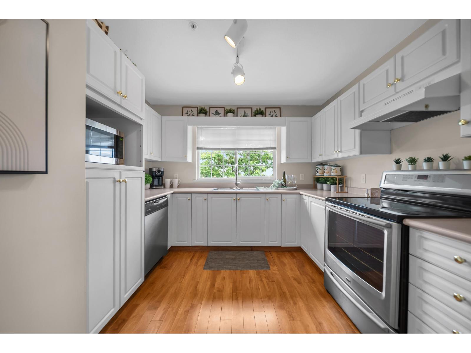 17 19948 WILLOUGHBY WAY, Langley