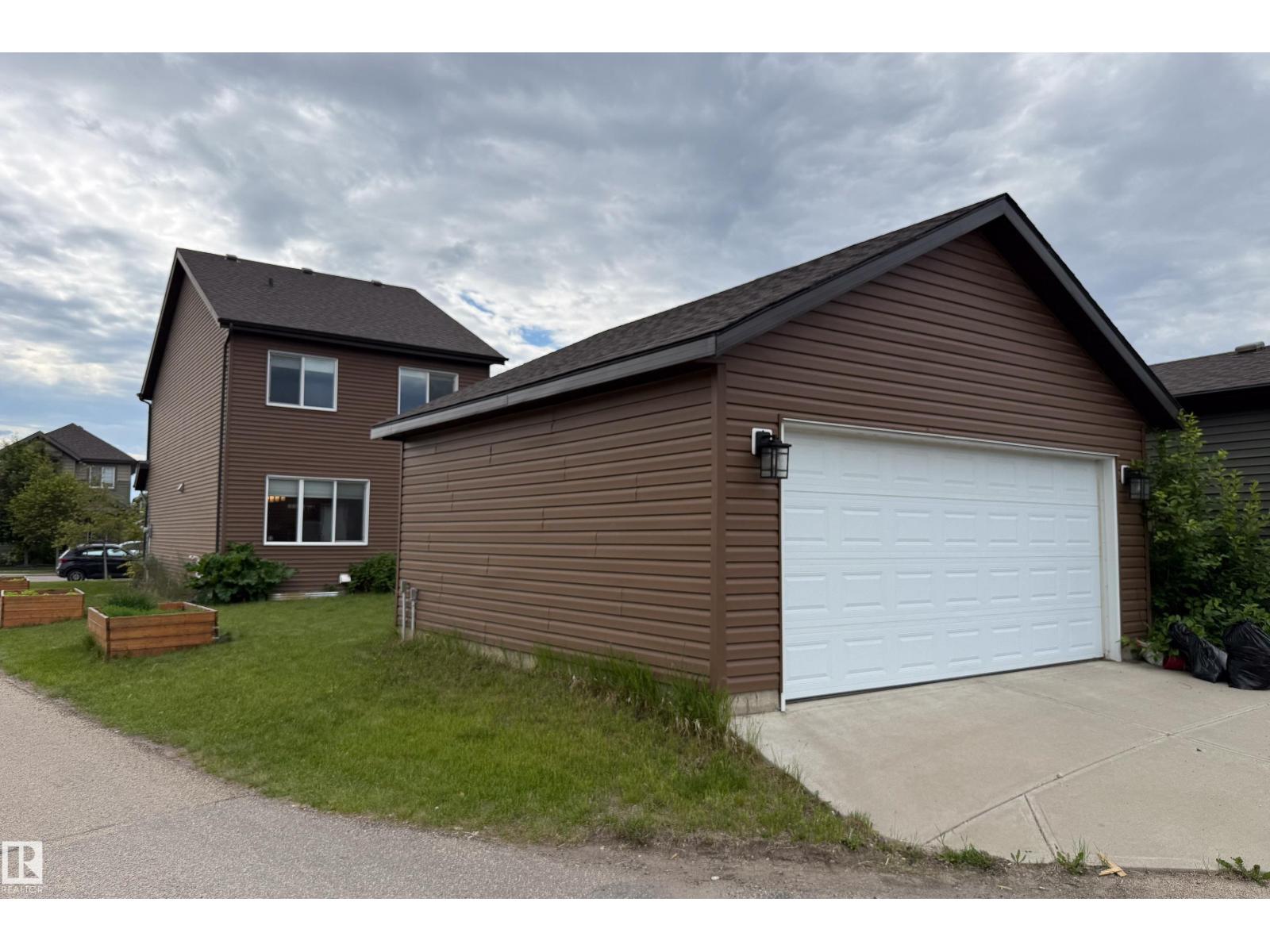 3211 CHERRY CR SW - 28