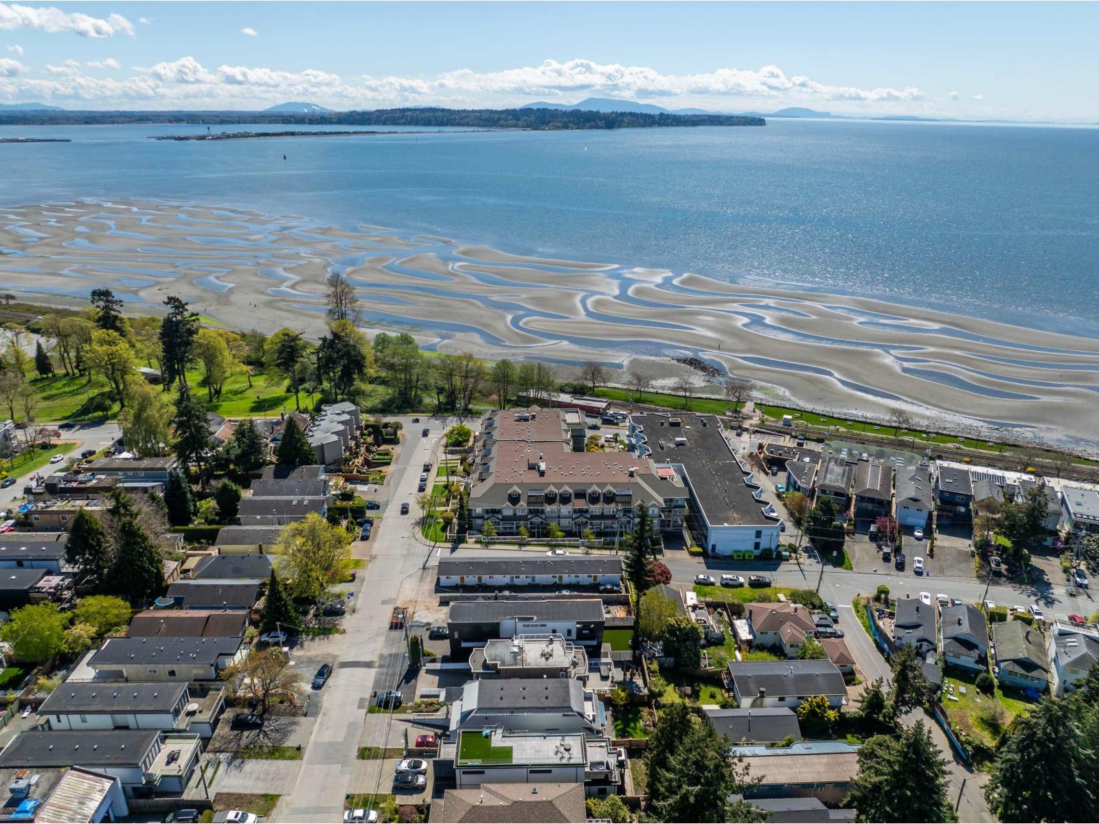 403 15621 MARINE DRIVE, White Rock