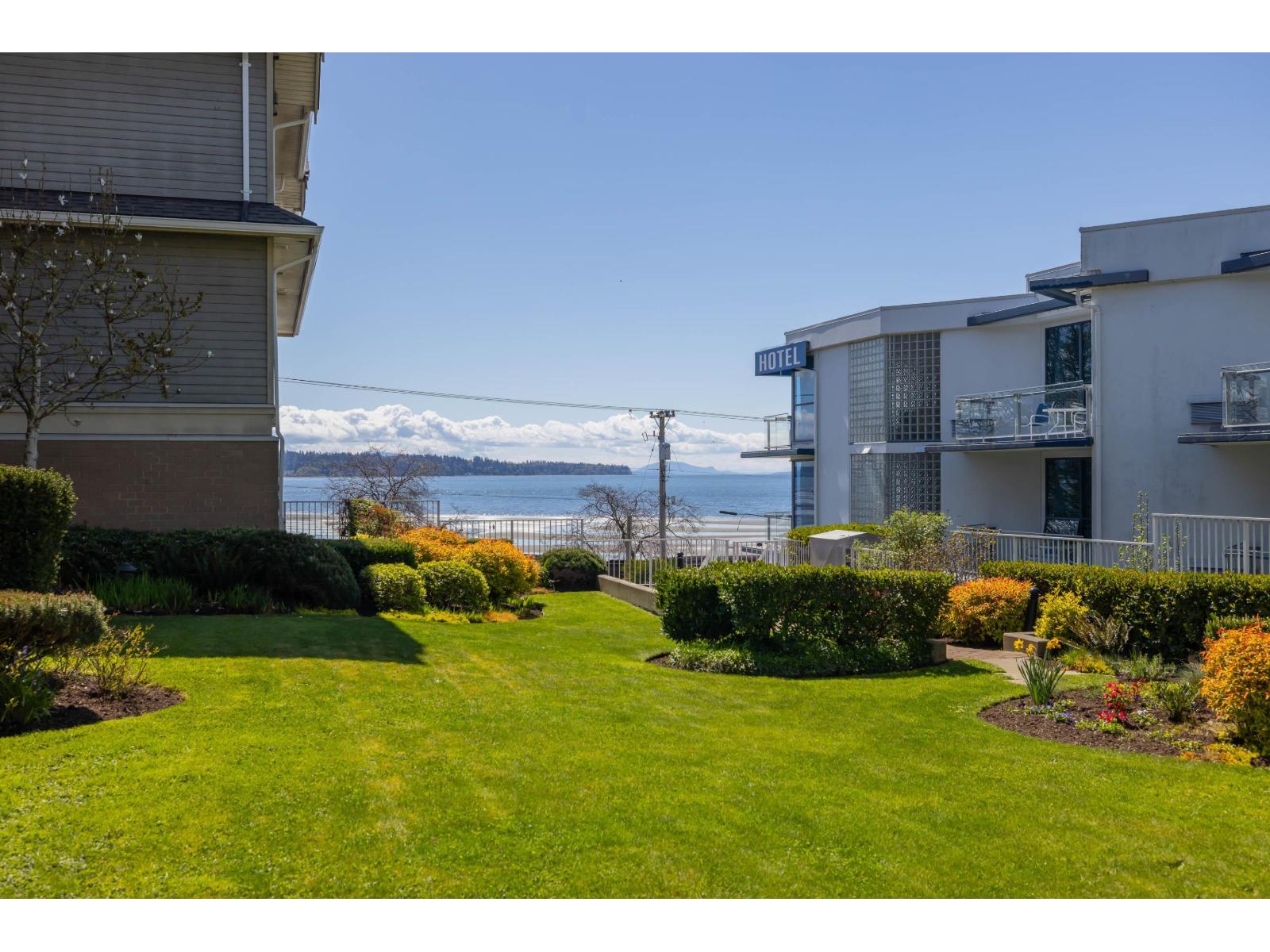 403 15621 MARINE DRIVE, White Rock