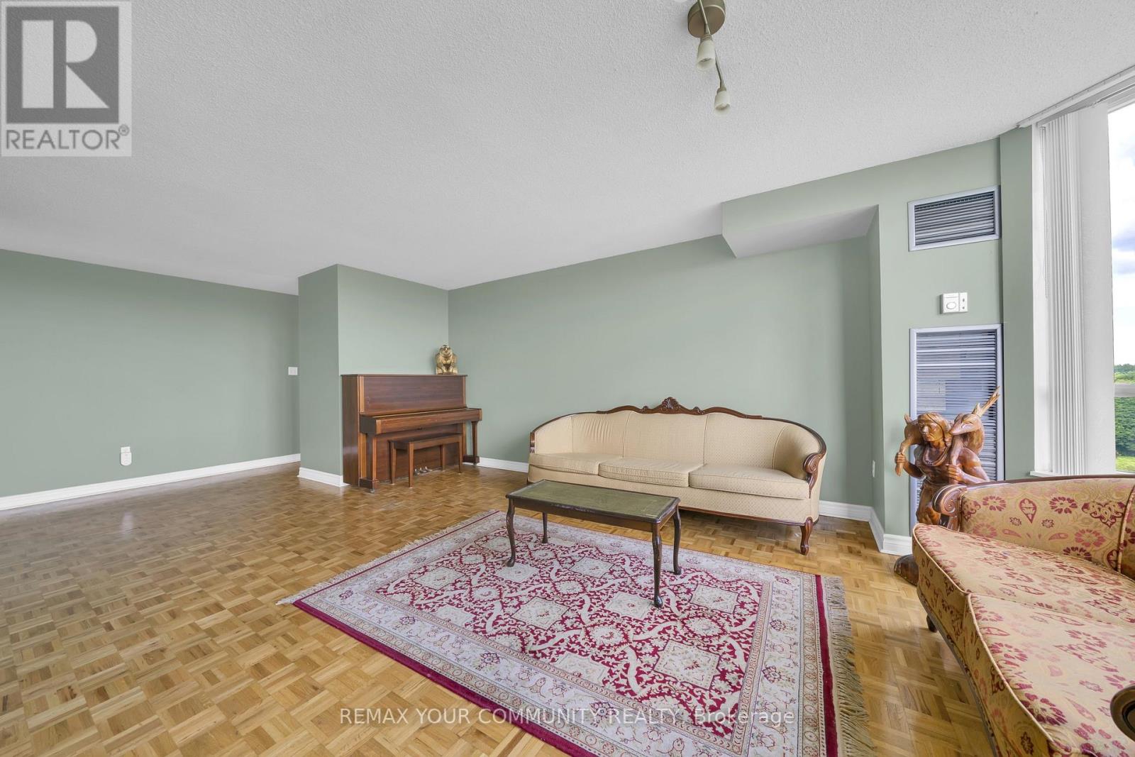 #913 175 CEDAR AVENUE - 4
