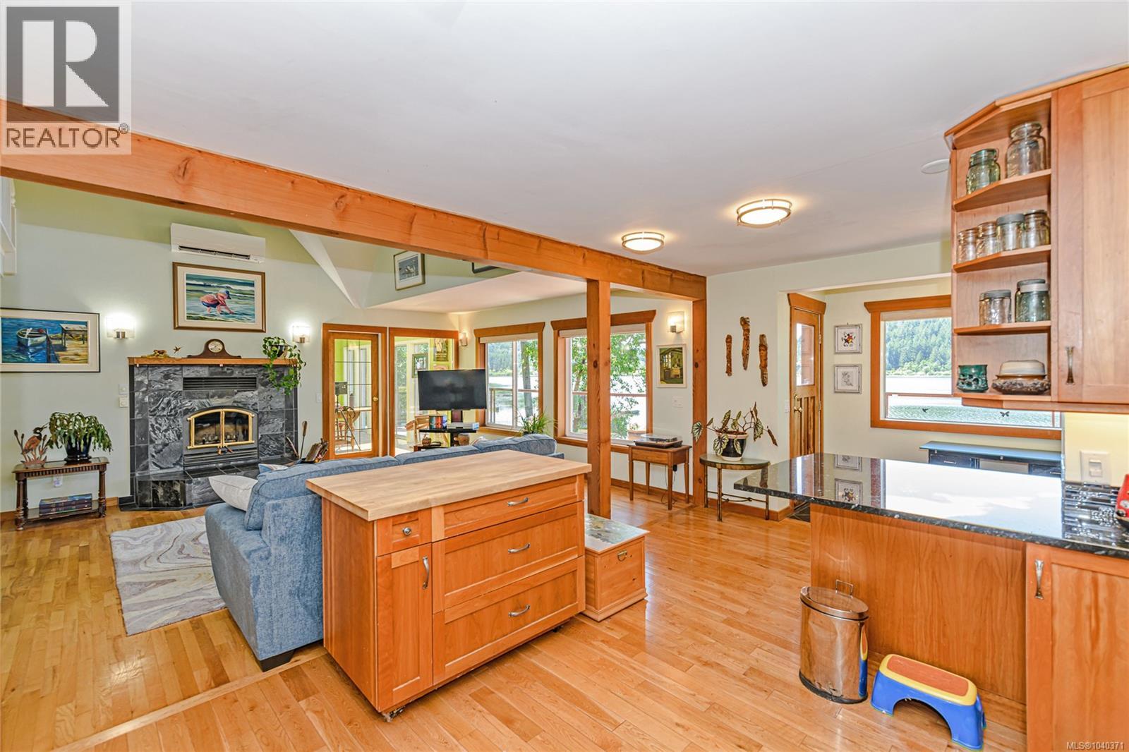 1164 North End Rd - 11