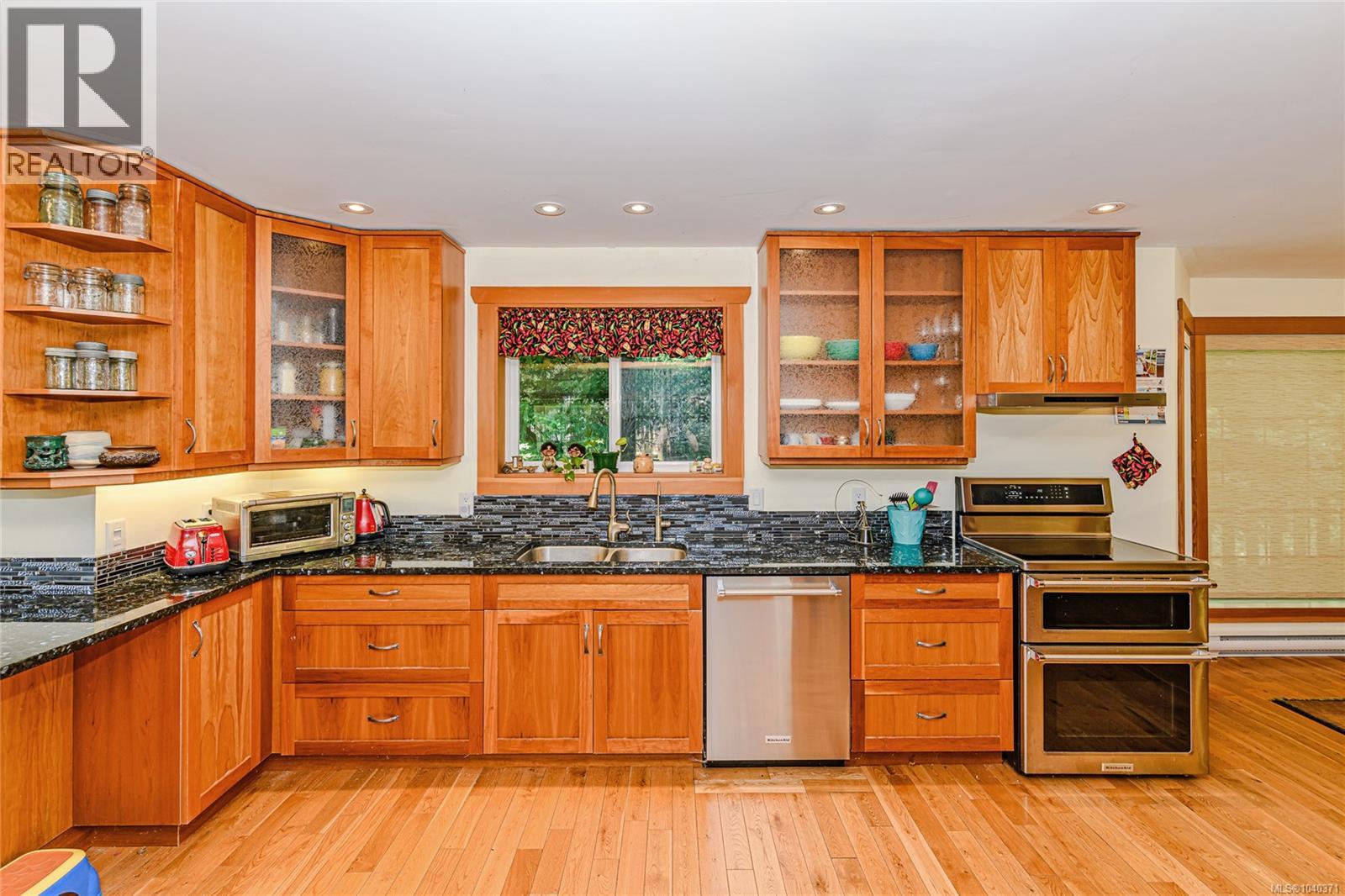 1164 North End Rd - 12