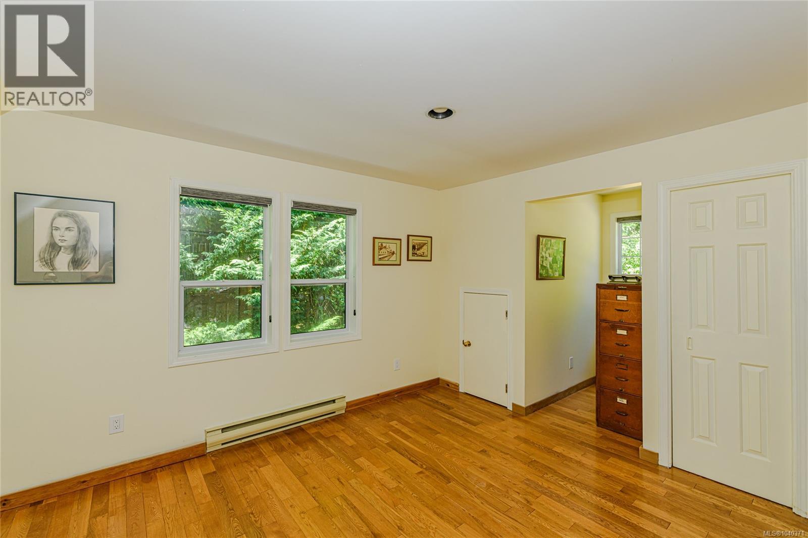 1164 North End Rd - 33