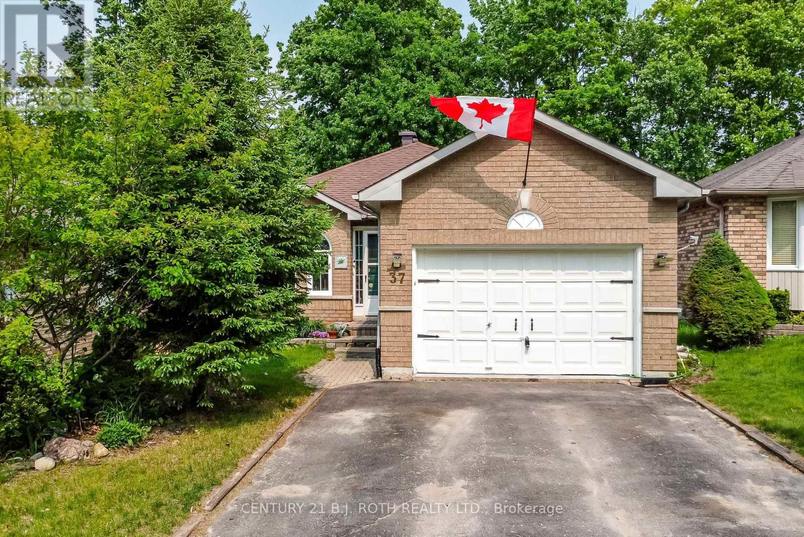 37 NICHOLSON DRIVE - 1