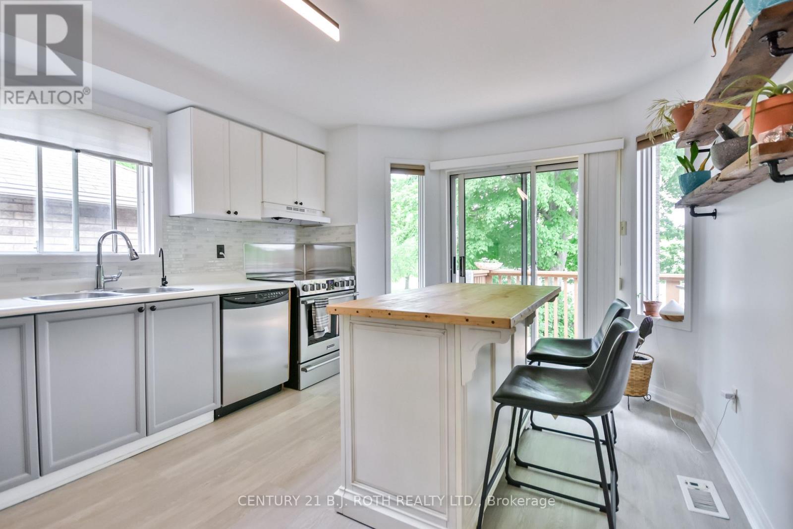 37 NICHOLSON DRIVE - 11
