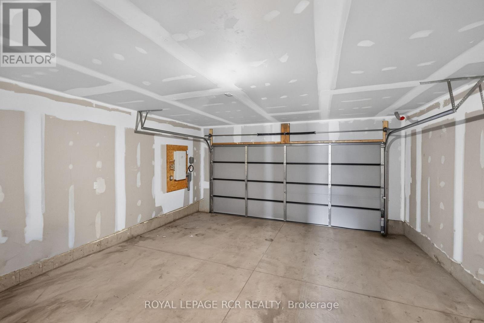 31 RAINWATER LANE - 15