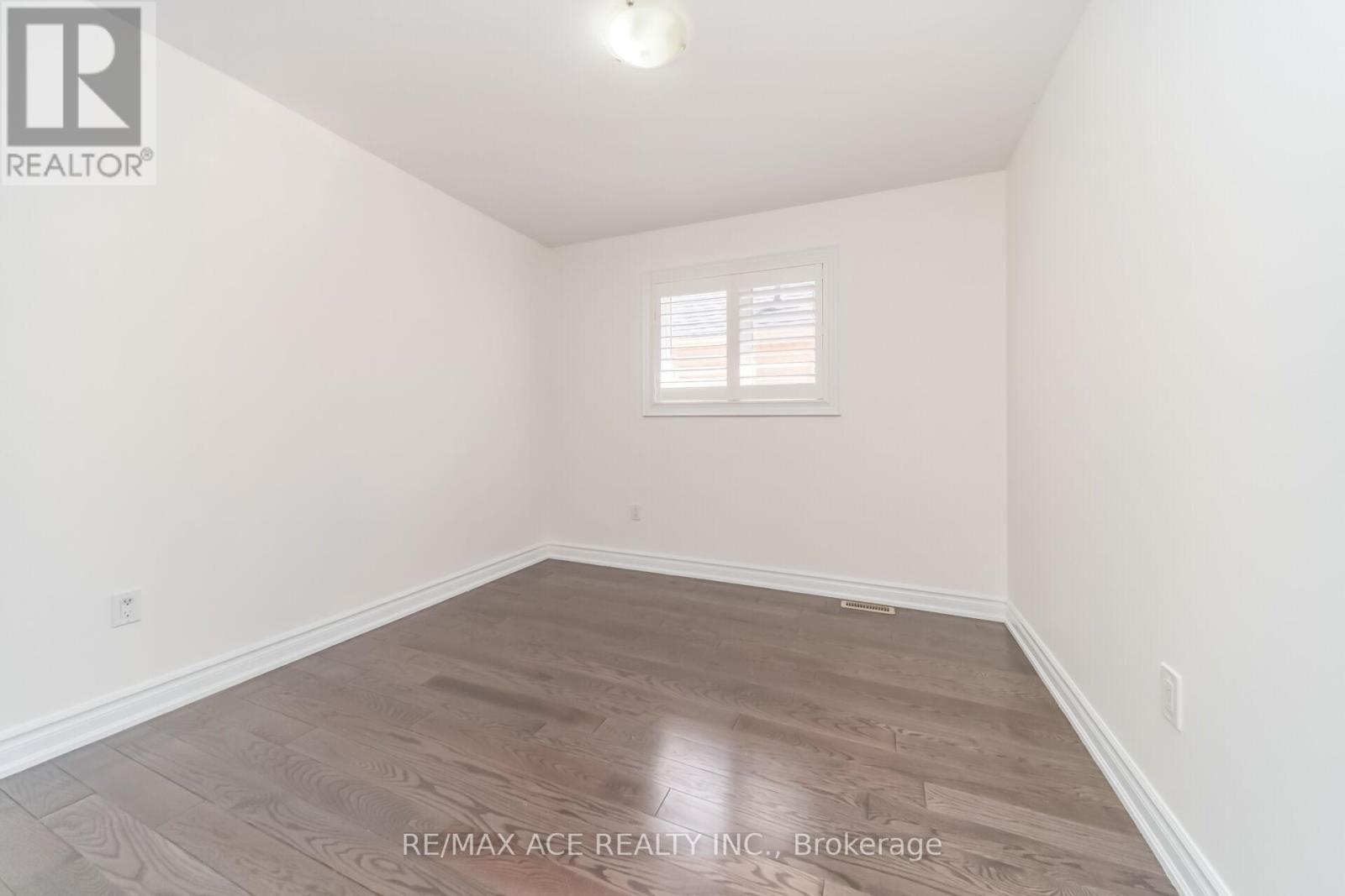 86 TREASURE DRIVE - 24