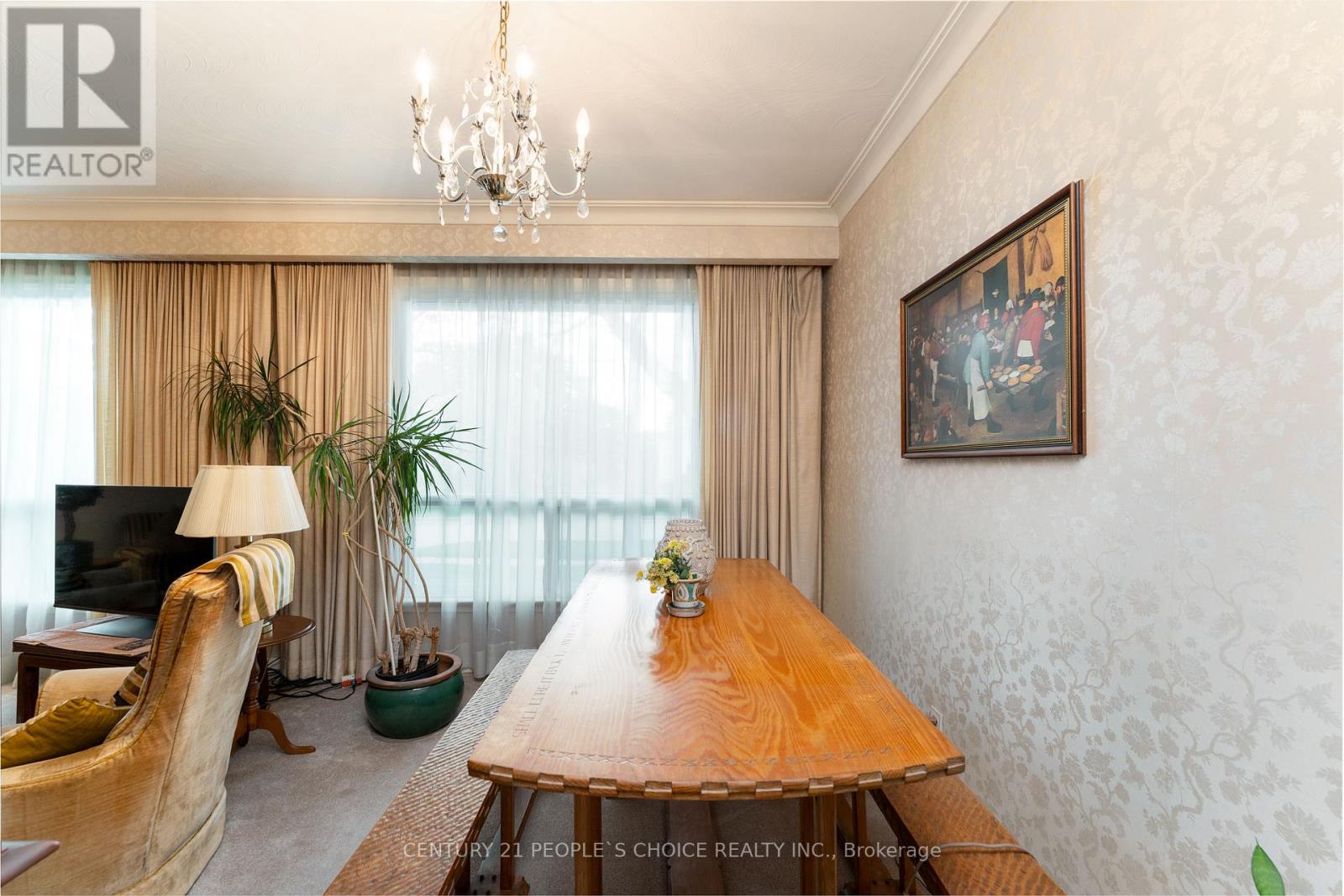 82 HADRIAN DRIVE - 12
