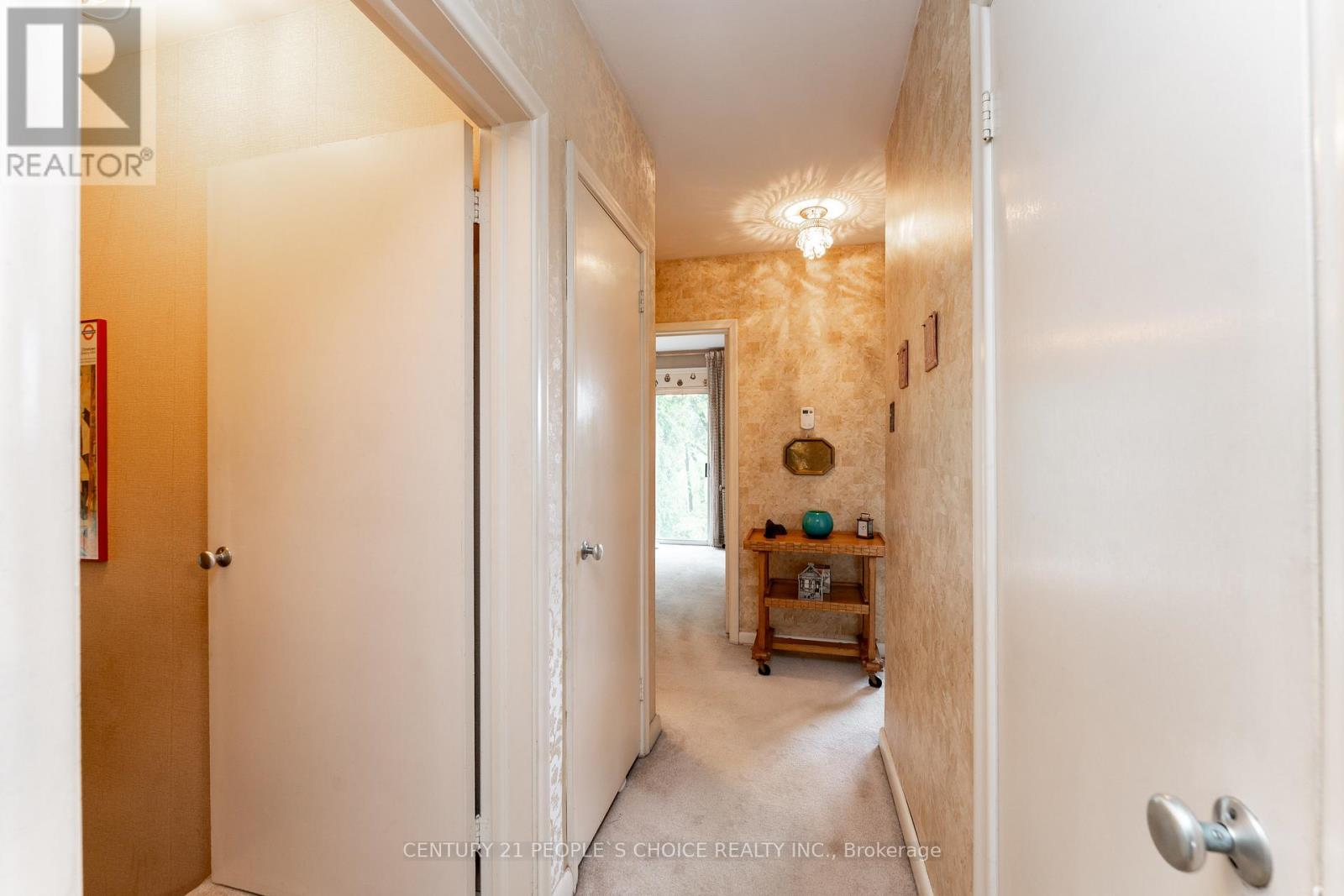 82 HADRIAN DRIVE - 15