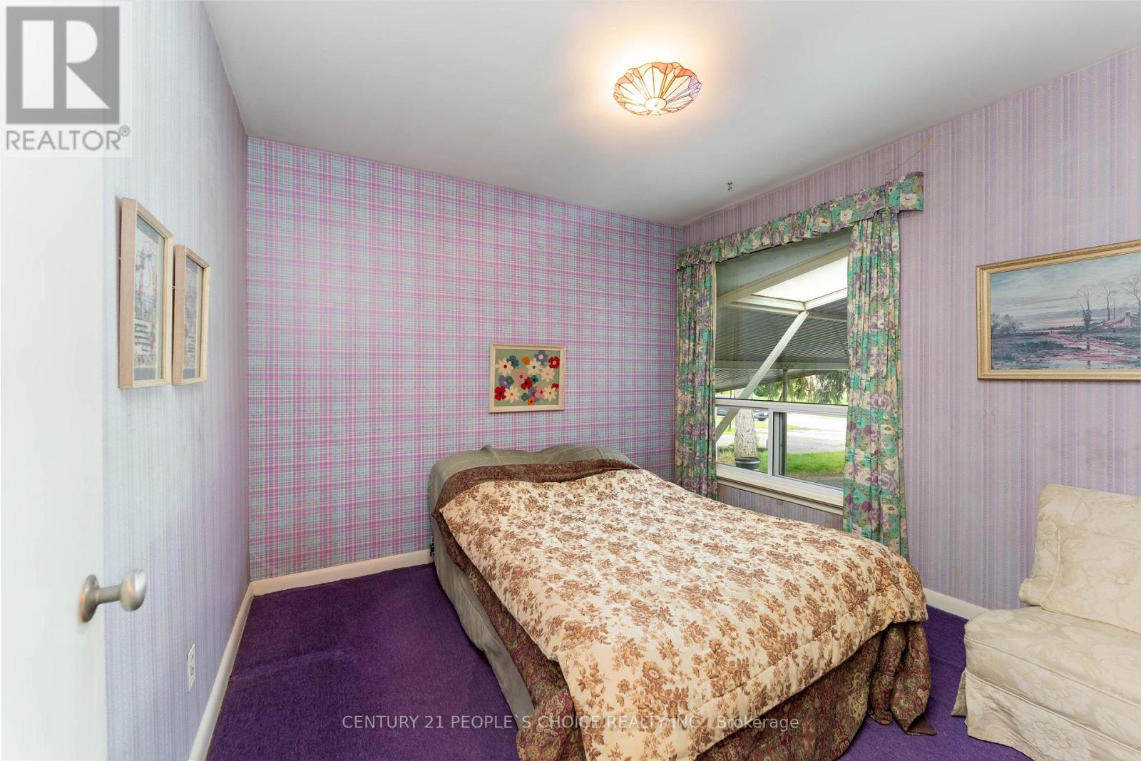 82 HADRIAN DRIVE - 19