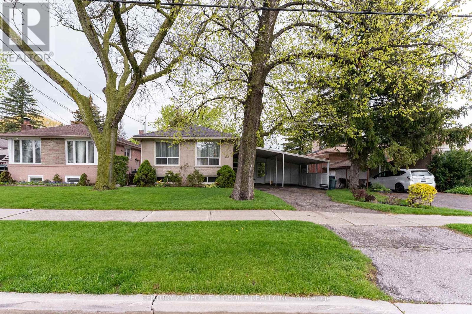 82 HADRIAN DRIVE - 3