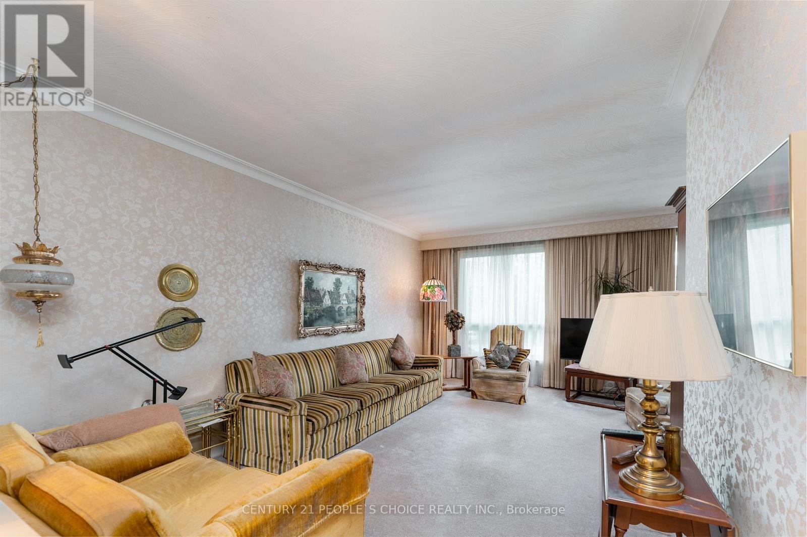 82 HADRIAN DRIVE - 8